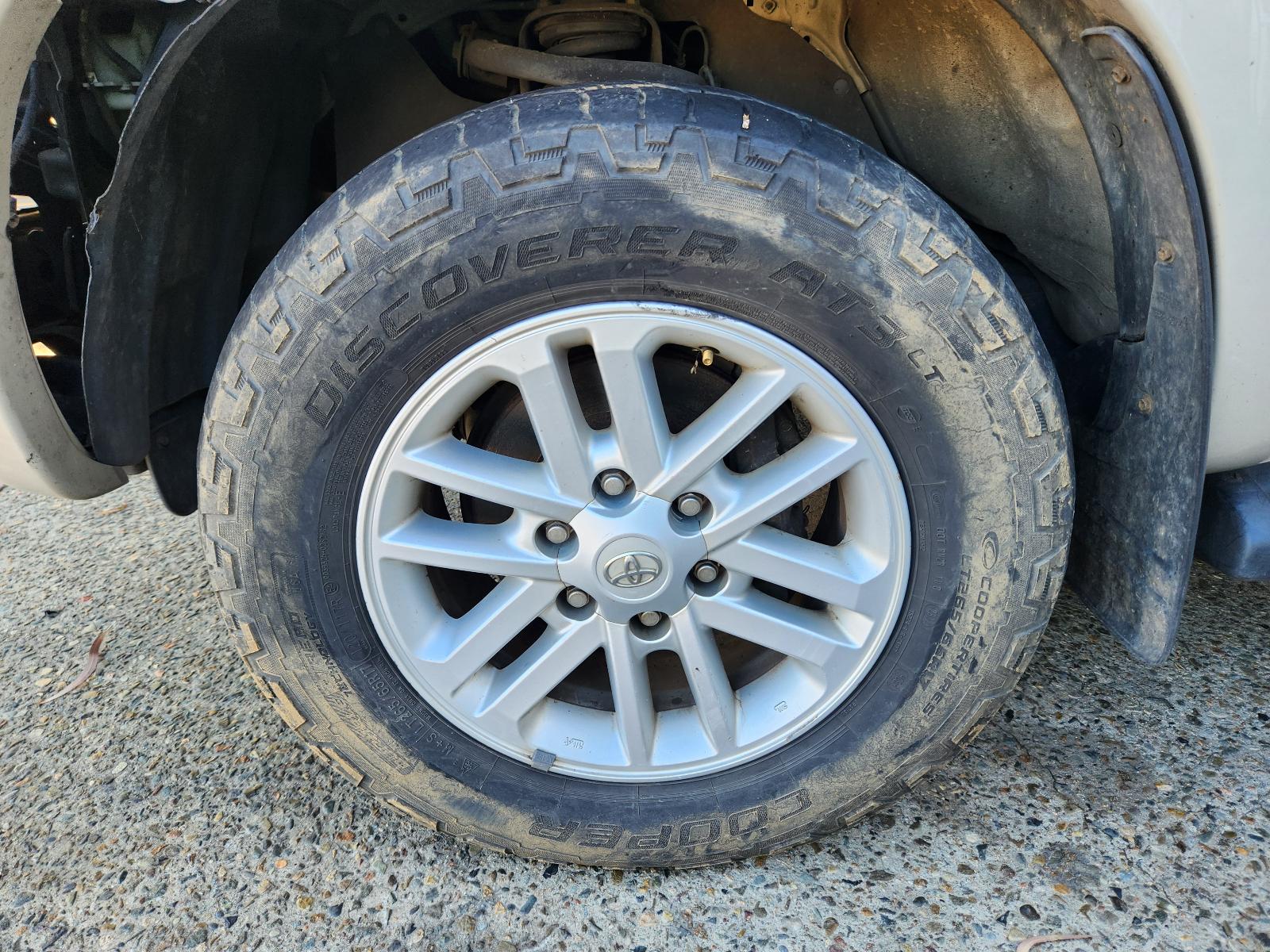 Toyota Hilux 2014 4 Door Utility View Toyota Hilux 2014 4 Door Utility