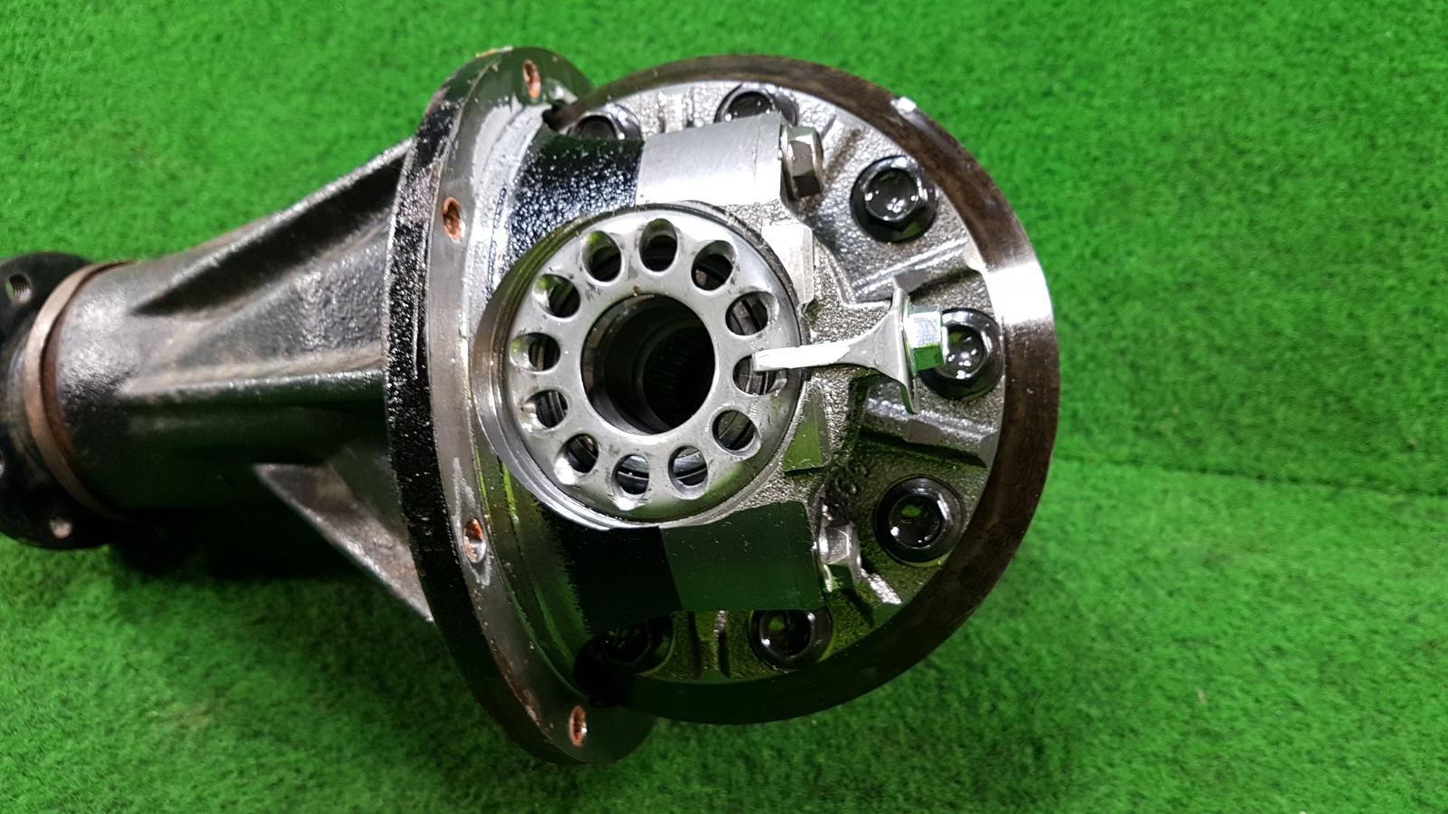 View Auto part Differential Centre Suzuki Jimny 2015