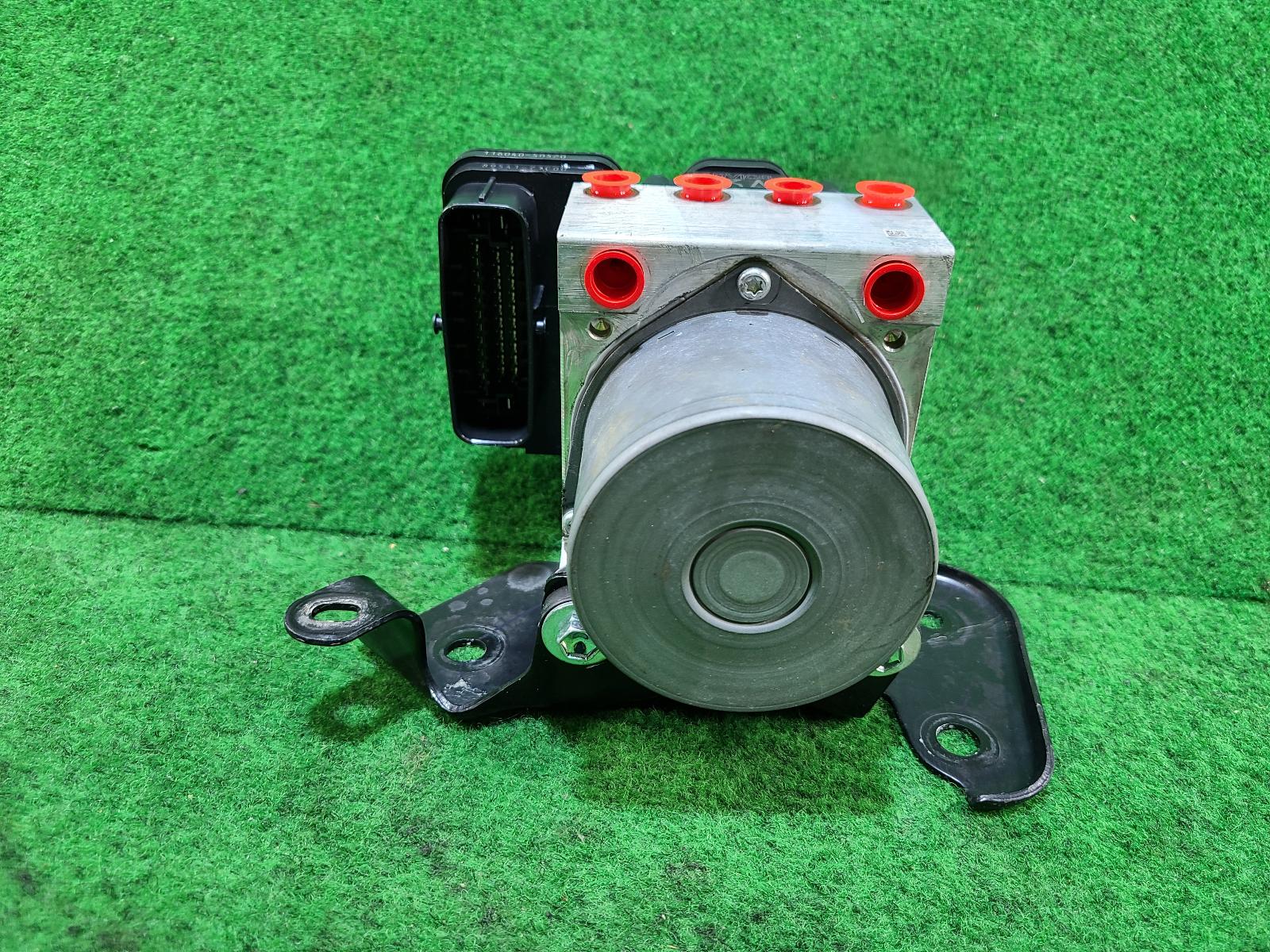 2020 Toyota Hilux Abs Pump/Modulator View Auto part Abs Pump/Modulator Toyota Hilux 2020