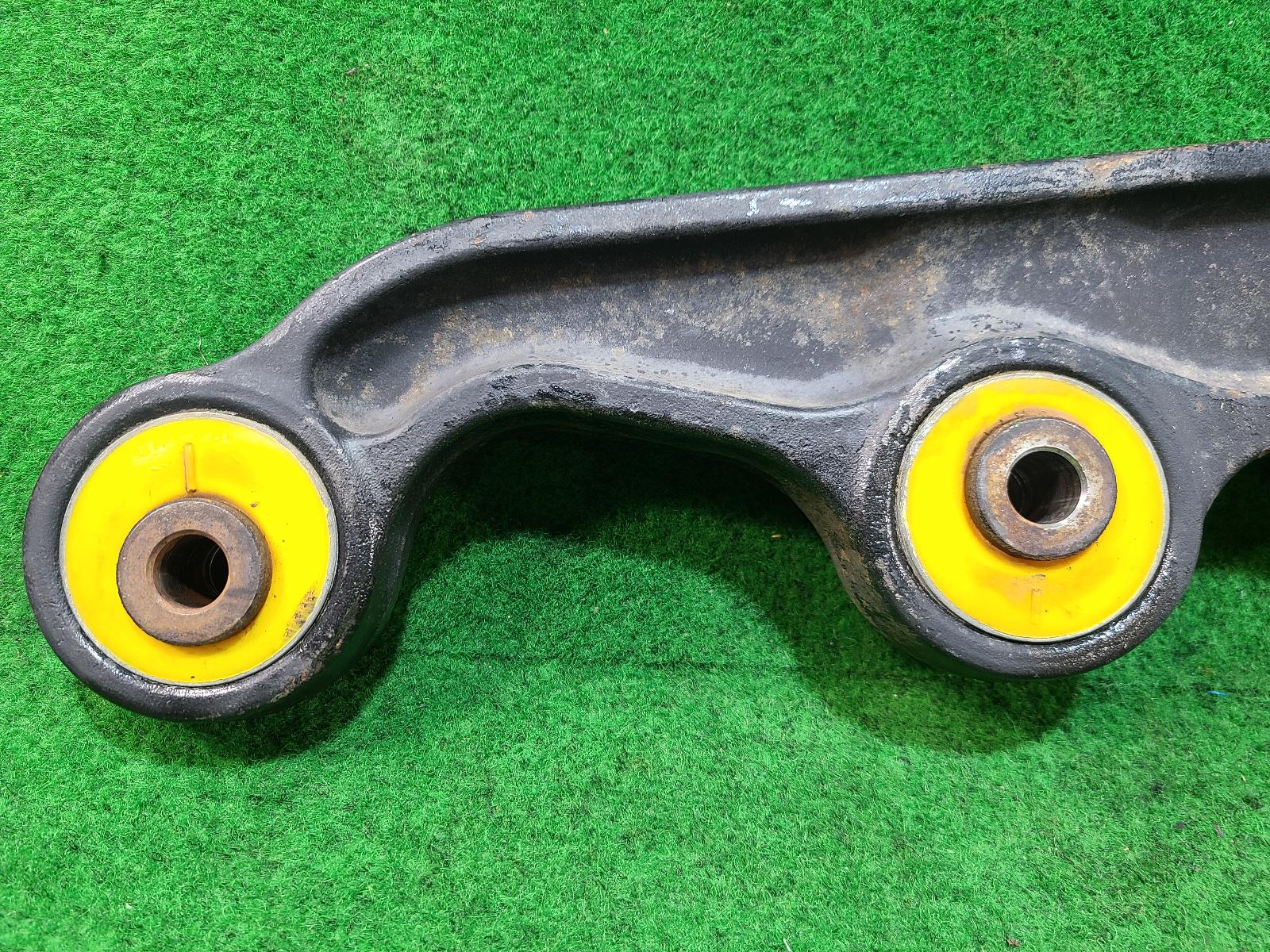 View Auto part Left Front Lower Control Arm Toyota Landcruiser 2014