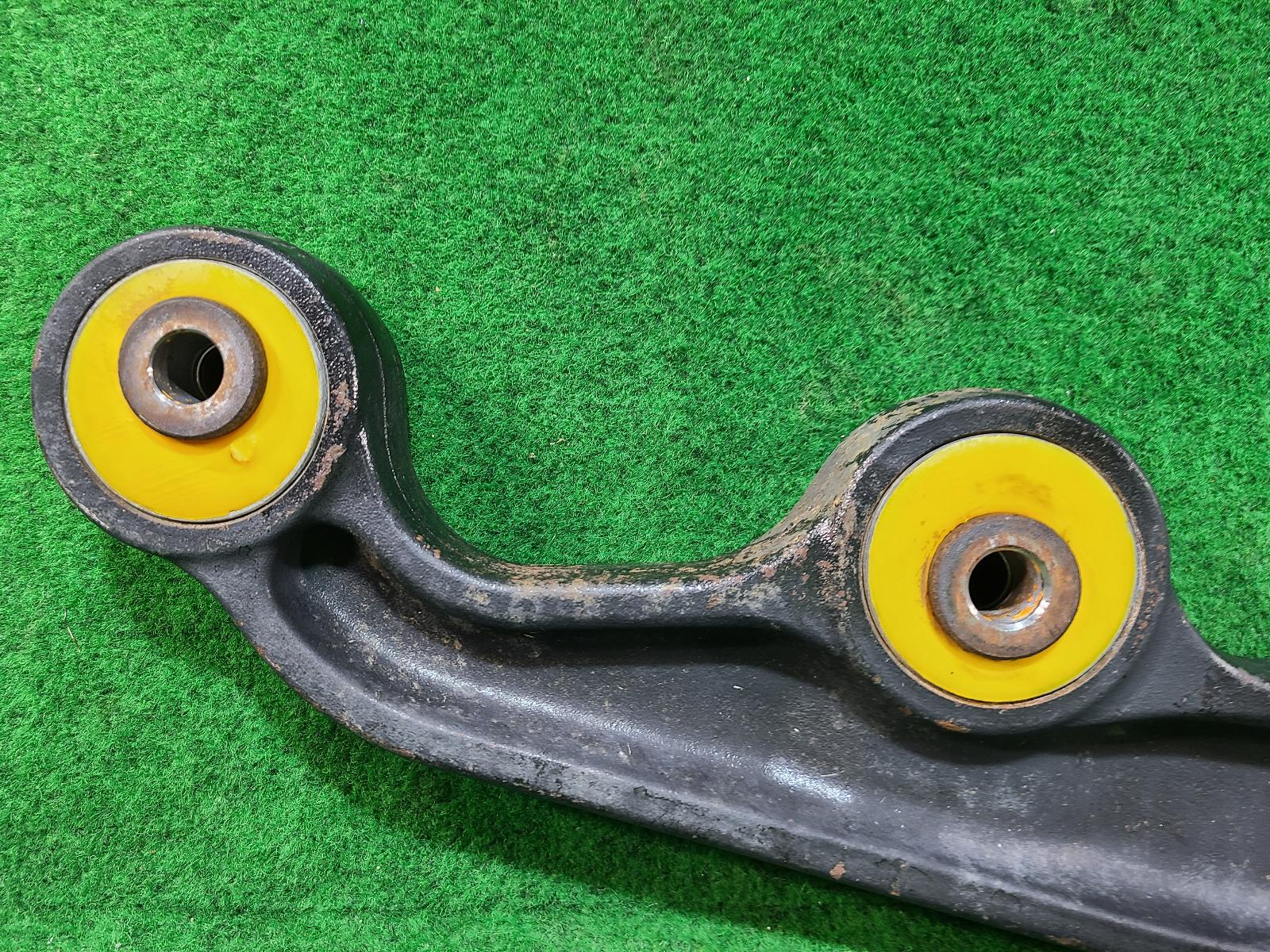 View Auto part Left Front Lower Control Arm Toyota Landcruiser 2014