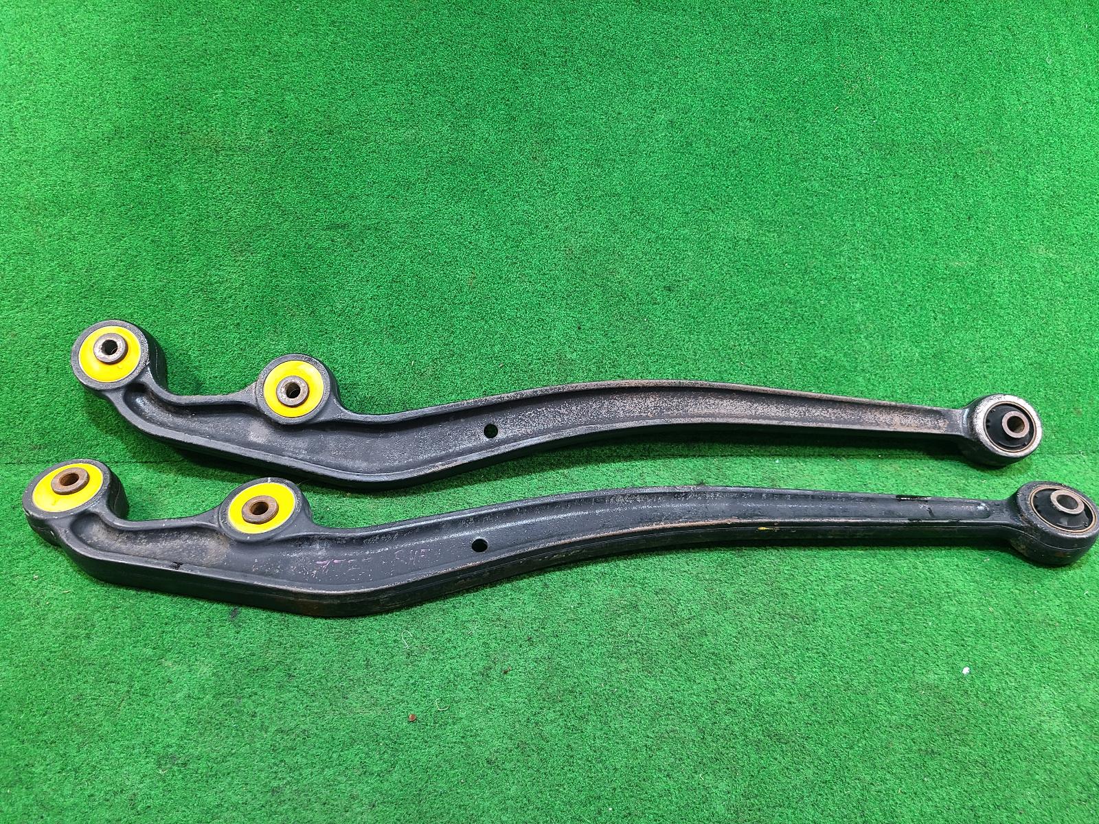 View Auto part Left Front Lower Control Arm Toyota Landcruiser 2014