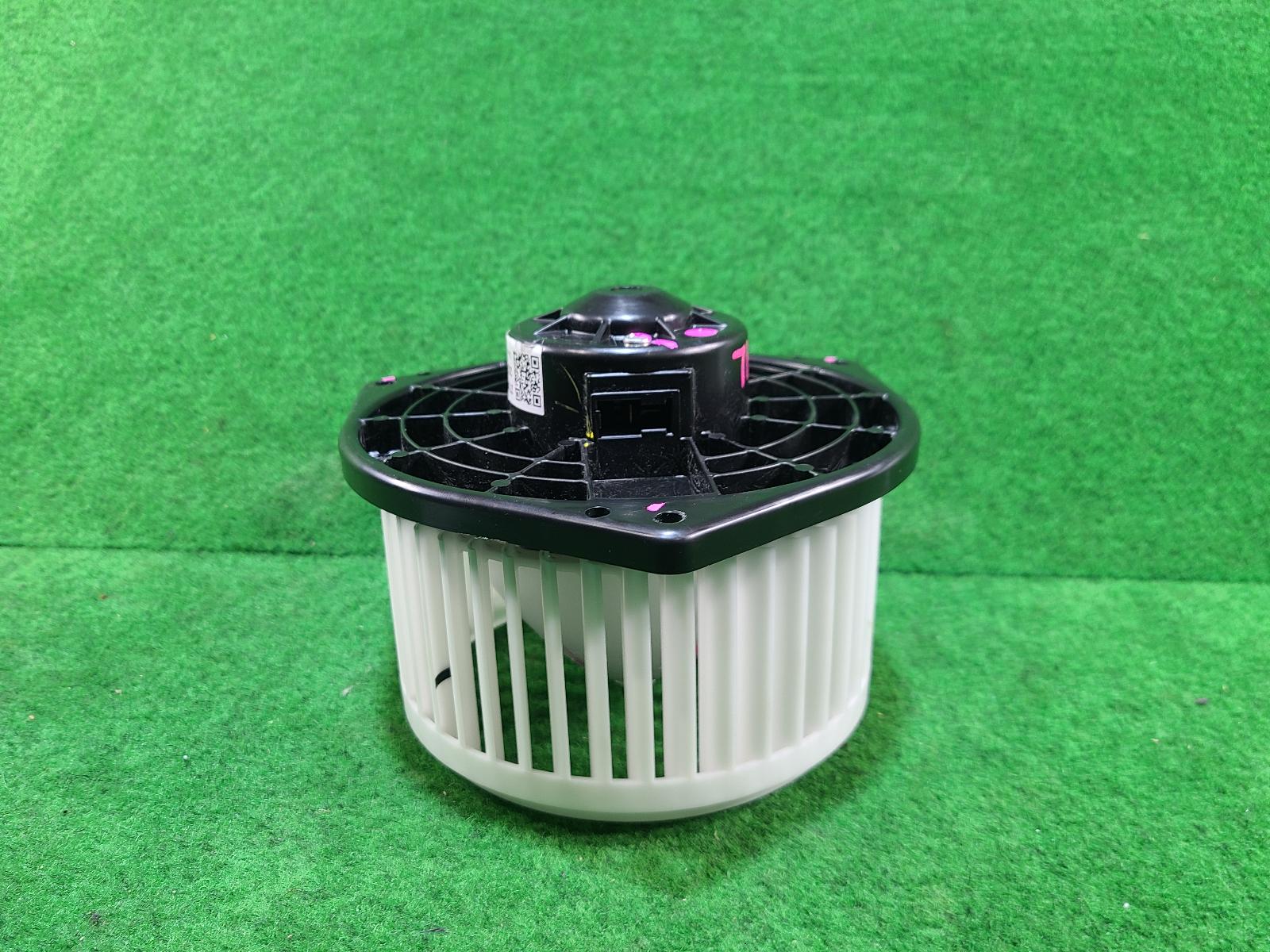 View Auto part Heater Fan Motor Isuzu Dmax 2021