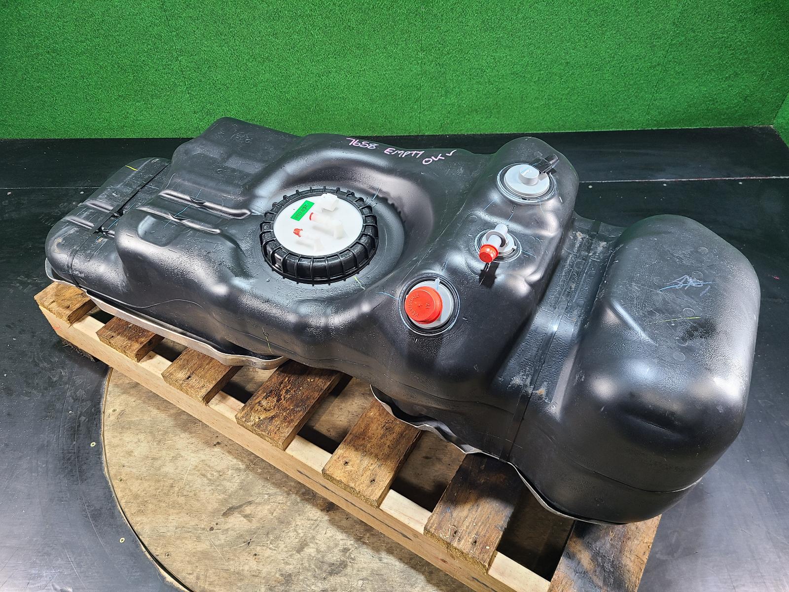 Fuel Tank Dmax Isuzu 2021