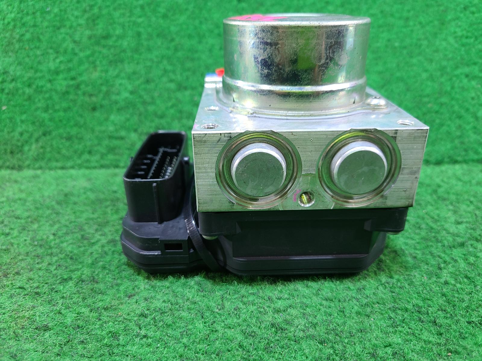 View Auto part Abs Pump/Modulator Mitsubishi Triton 2016