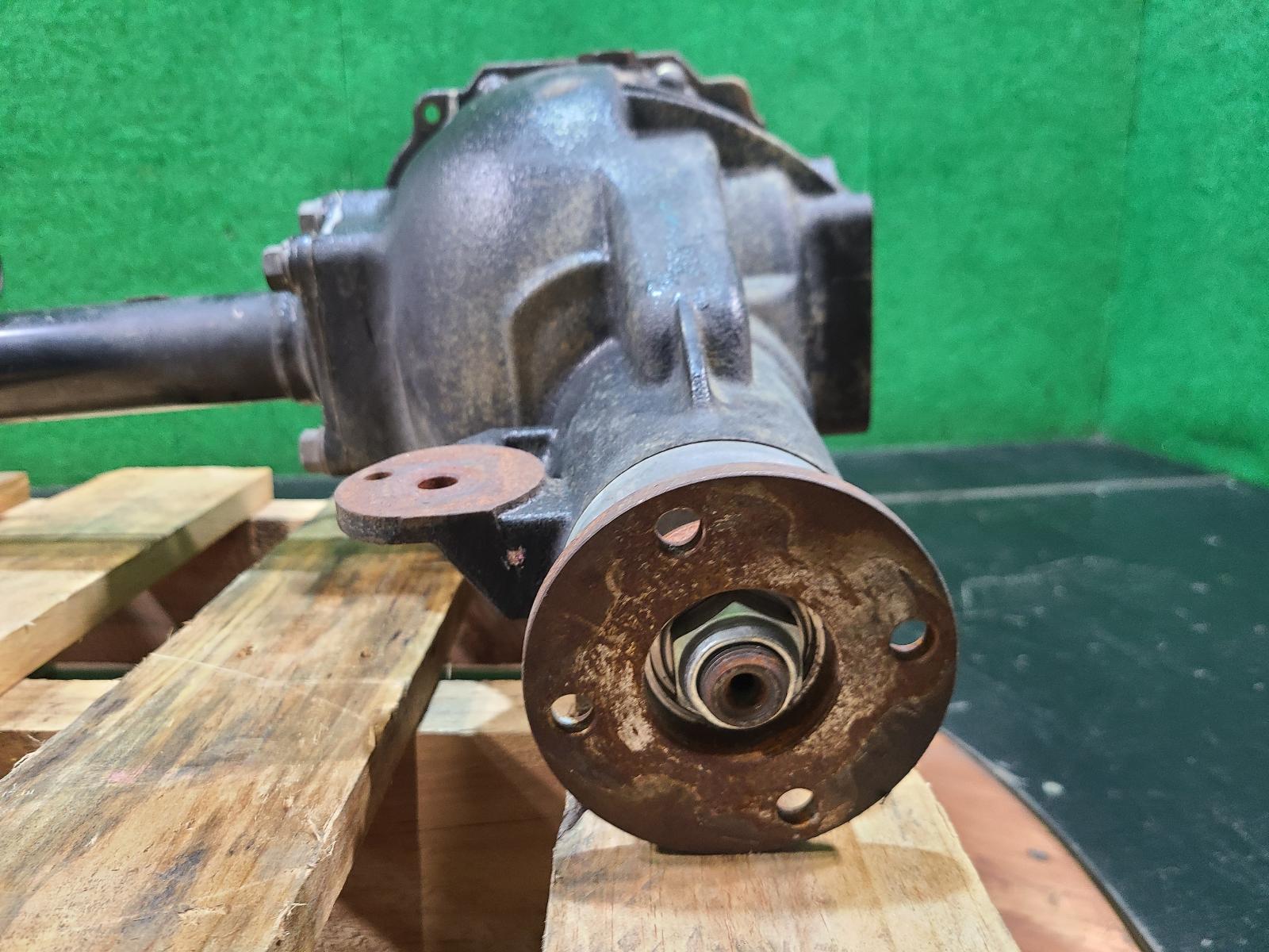 View Auto part Differential Centre Mitsubishi Triton 2016