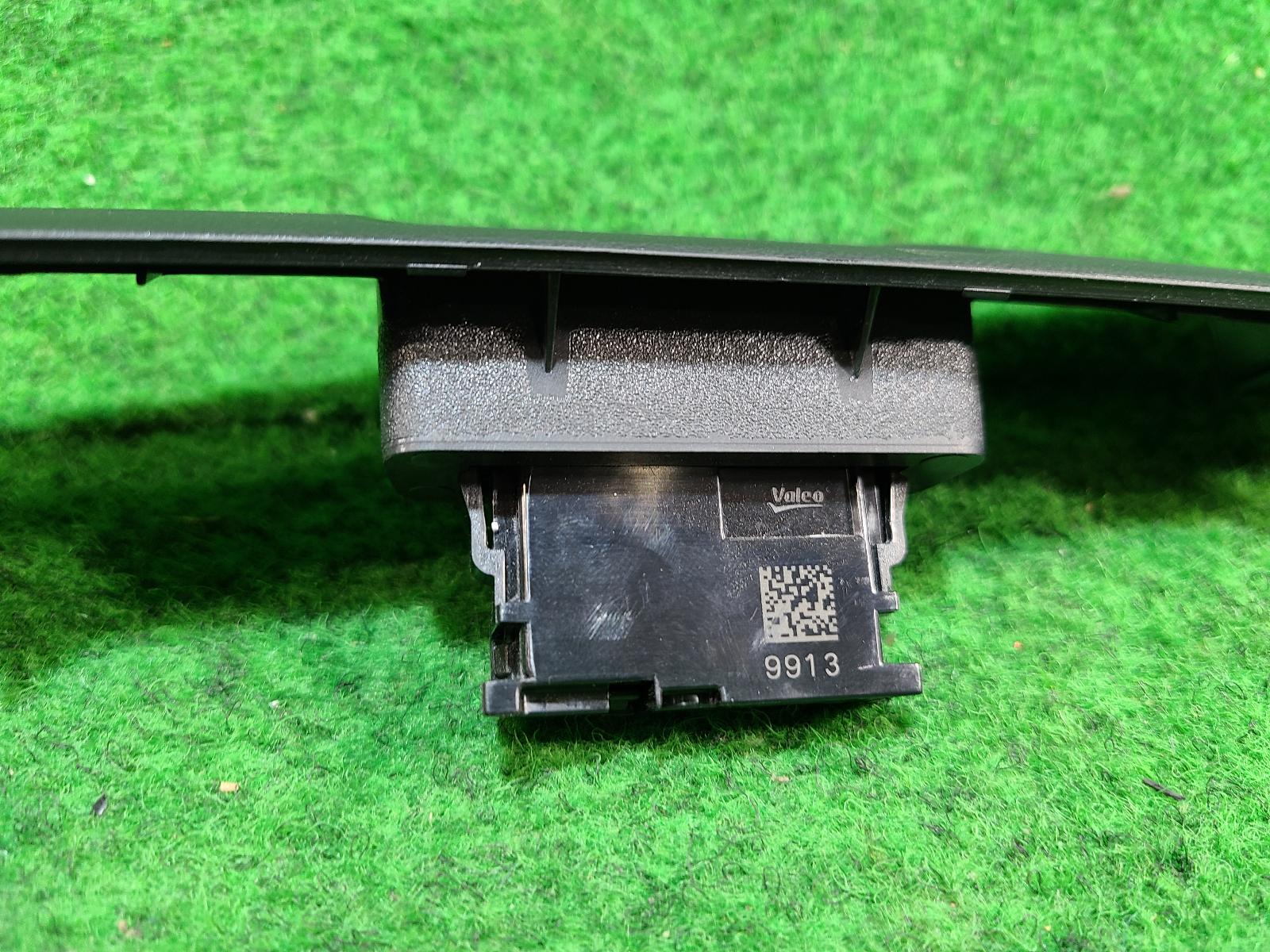 View Auto part Misc Switch/Relay Isuzu Dmax 2021