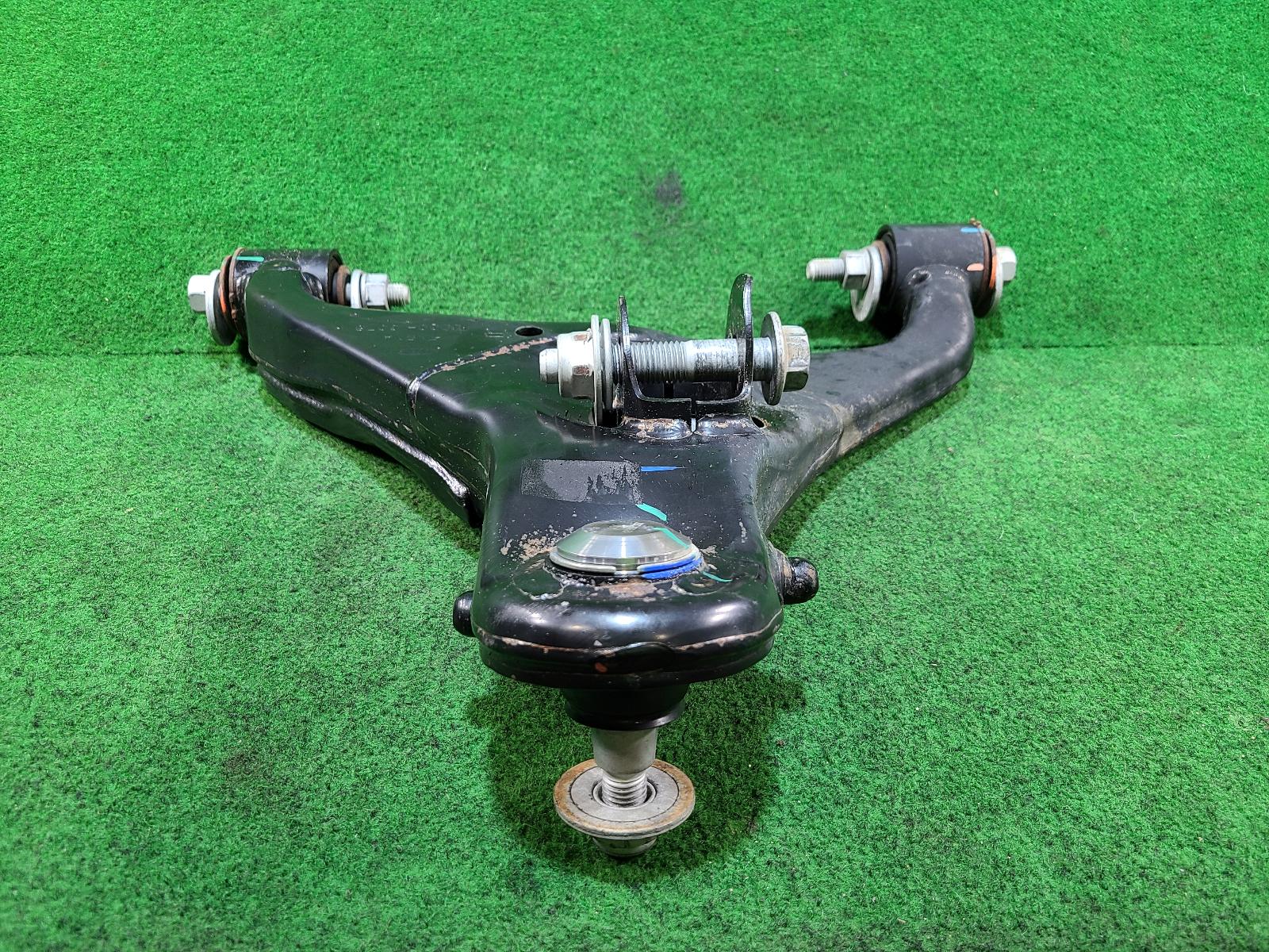 View Auto part Right Front Lower Control Arm Ford Ranger 2022