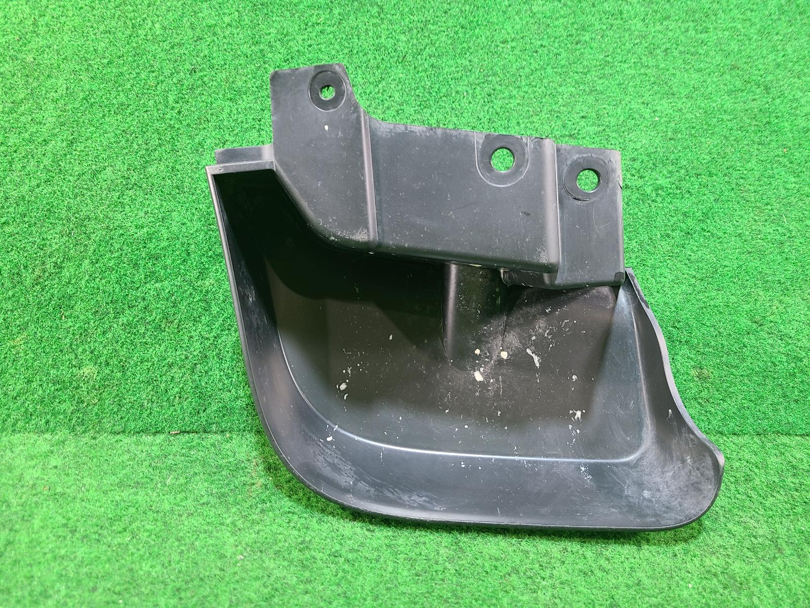 View Auto part Mud Flaps Mitsubishi Triton 2018