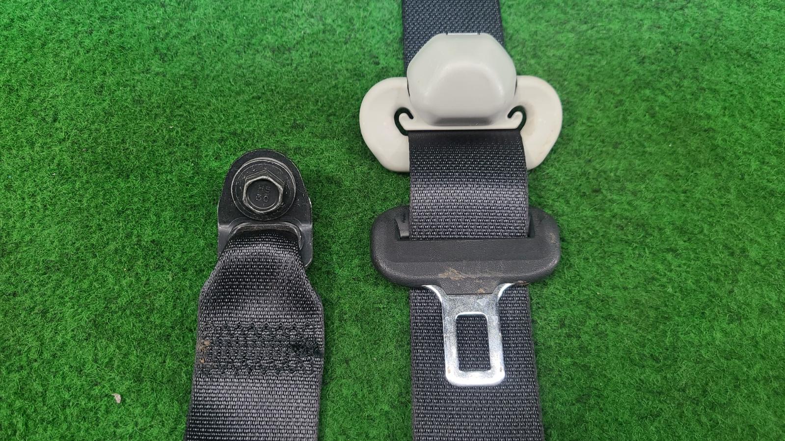View Auto part Seatbelt/Stalk Suzuki Jimny 2013