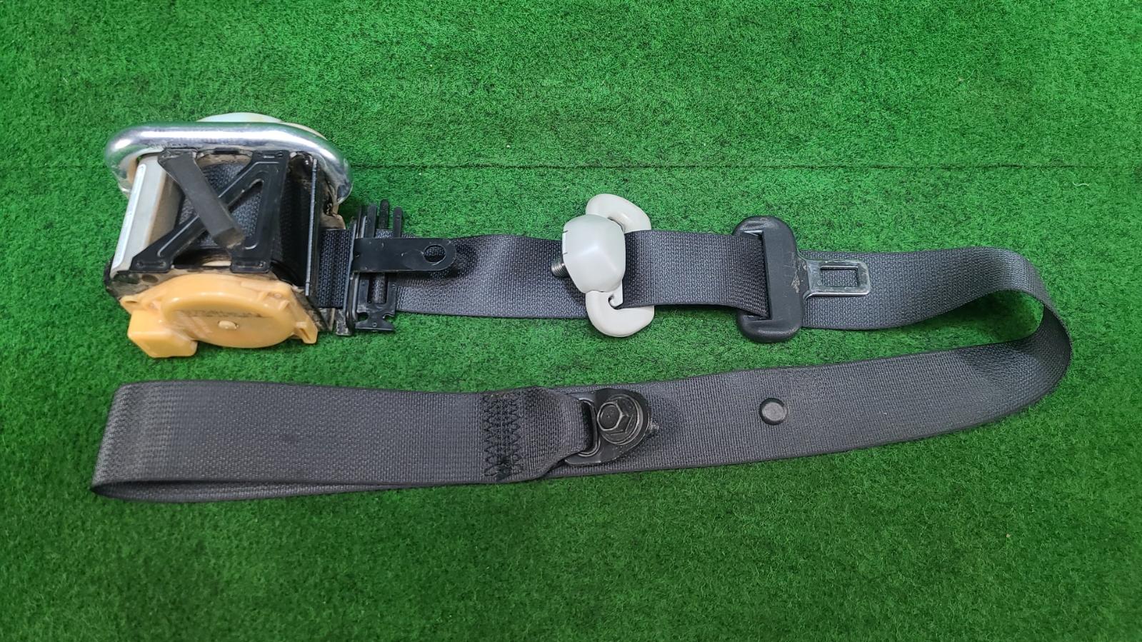 View Auto part Seatbelt/Stalk Suzuki Jimny 2013