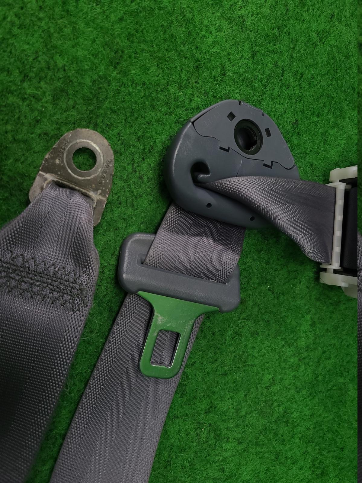 View Auto part Seatbelt/Stalk Toyota Hilux 2003