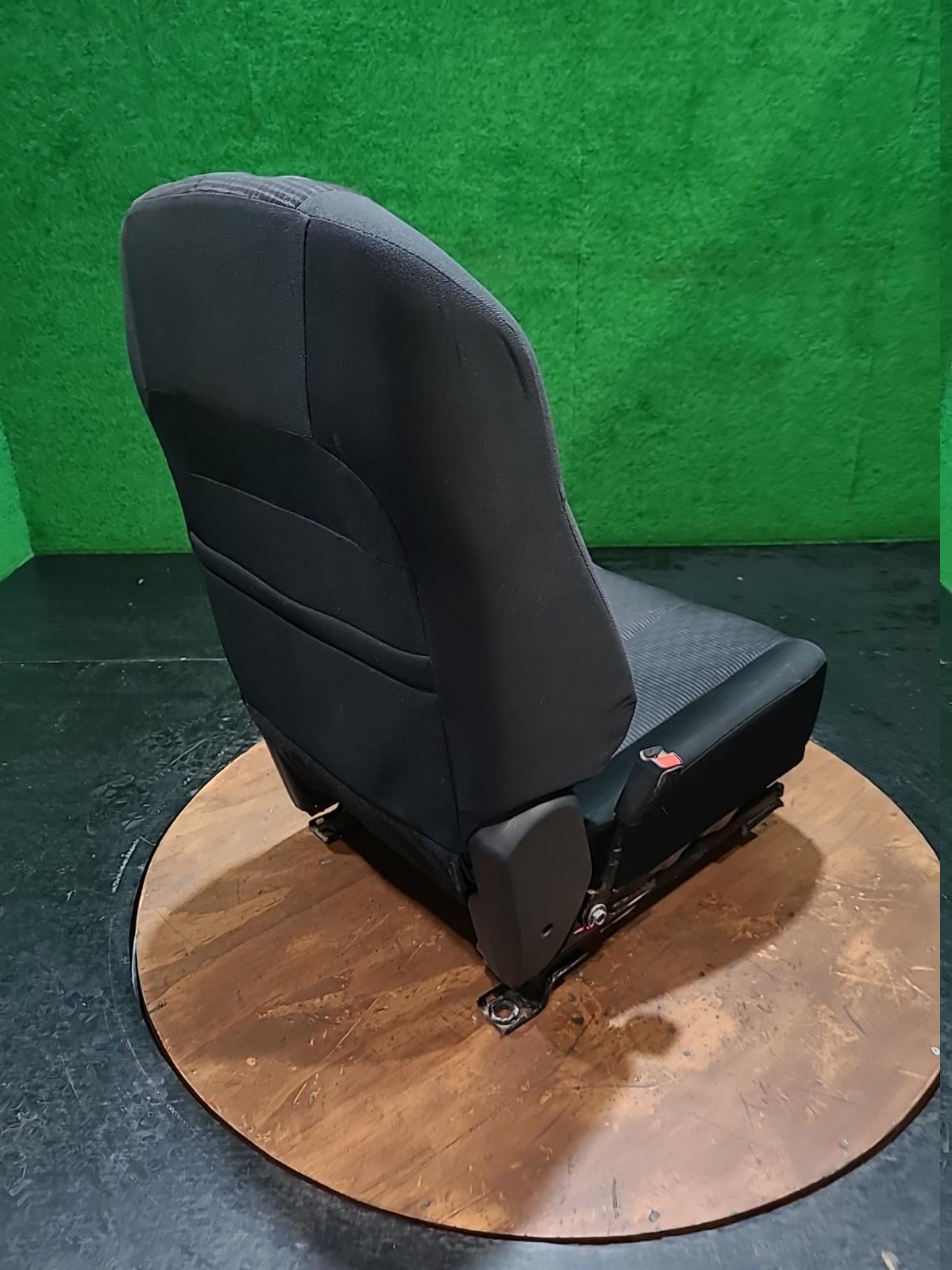 View Auto part Front Seat Isuzu Dmax 2017