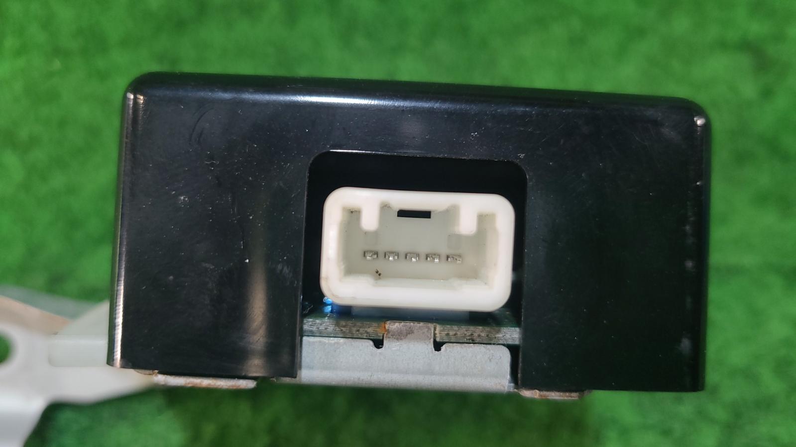 2011 Toyota Hilux Misc Switch/Relay View Auto part Misc Switch/Relay Toyota Hilux 2011