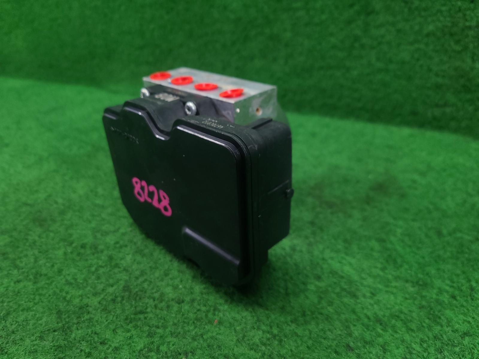 View Auto part Abs Pump/Modulator Mitsubishi Triton 2023