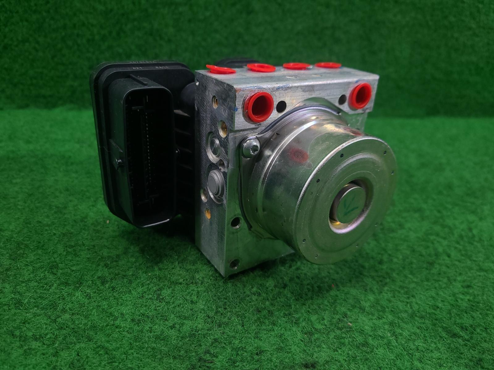 View Auto part Abs Pump/Modulator Mitsubishi Triton 2023