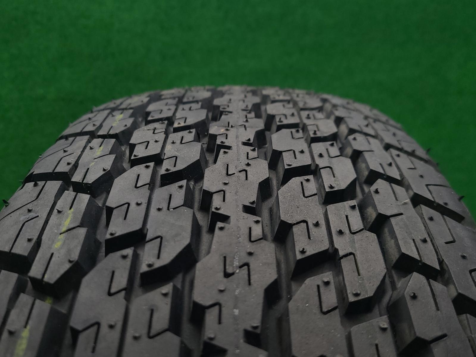View Auto part Tyre Toyota Hilux 2010