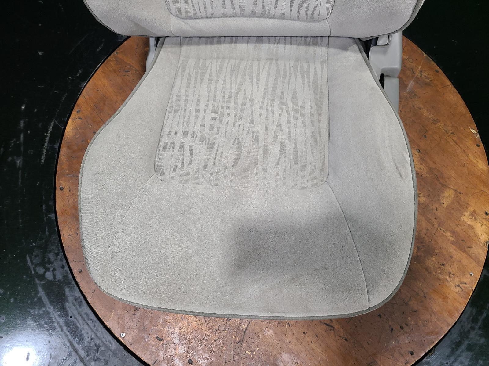 View Auto part Front Seat Nissan Patrol 2002
