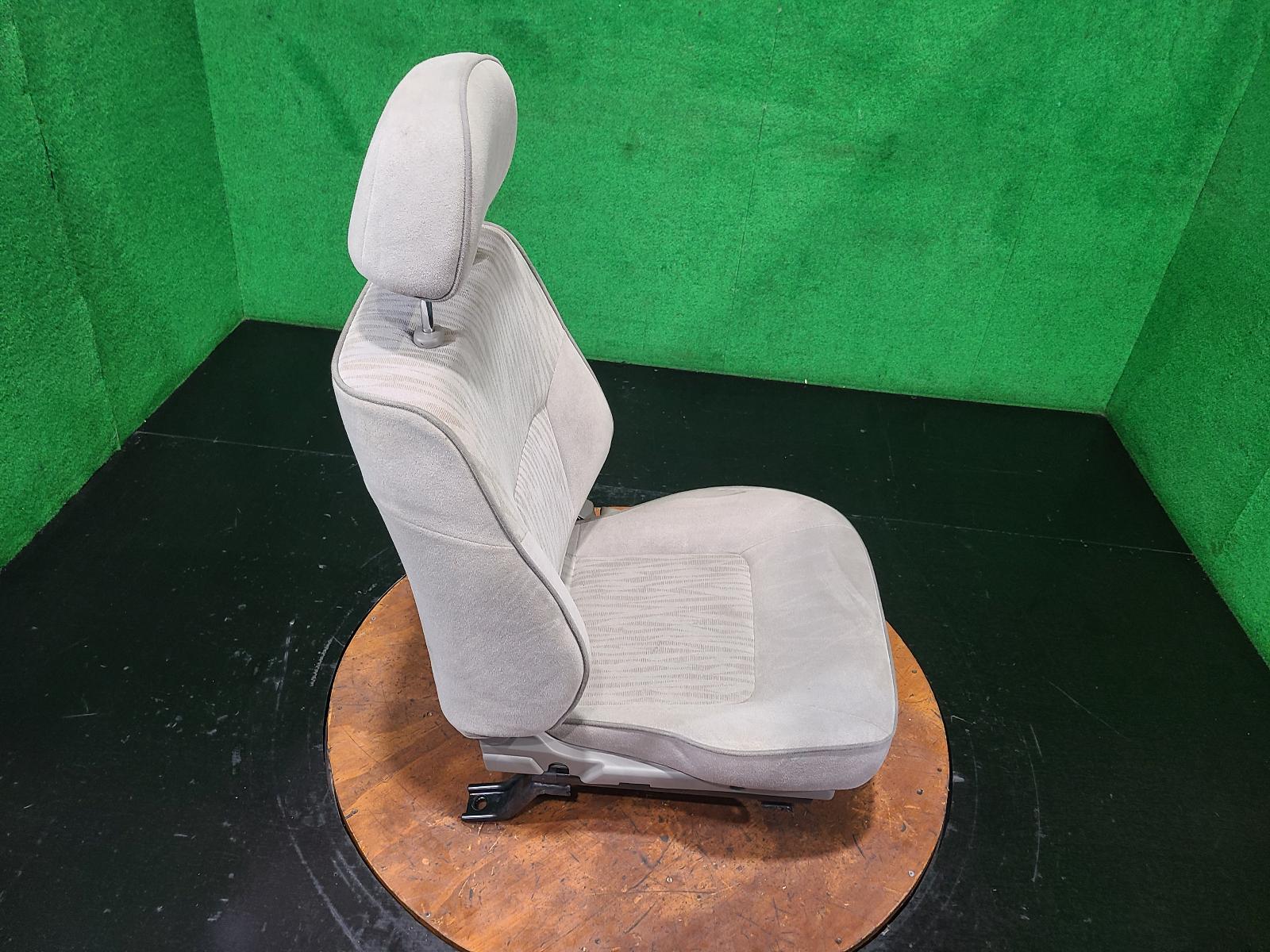 View Auto part Front Seat Nissan Patrol 2002