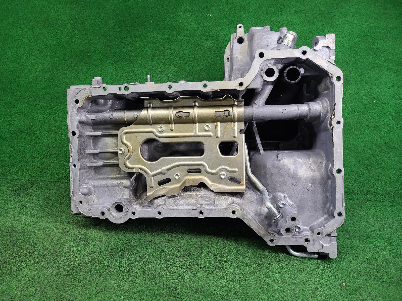 View Auto part Oil Pan/Sump Toyota Landcruiser 2013