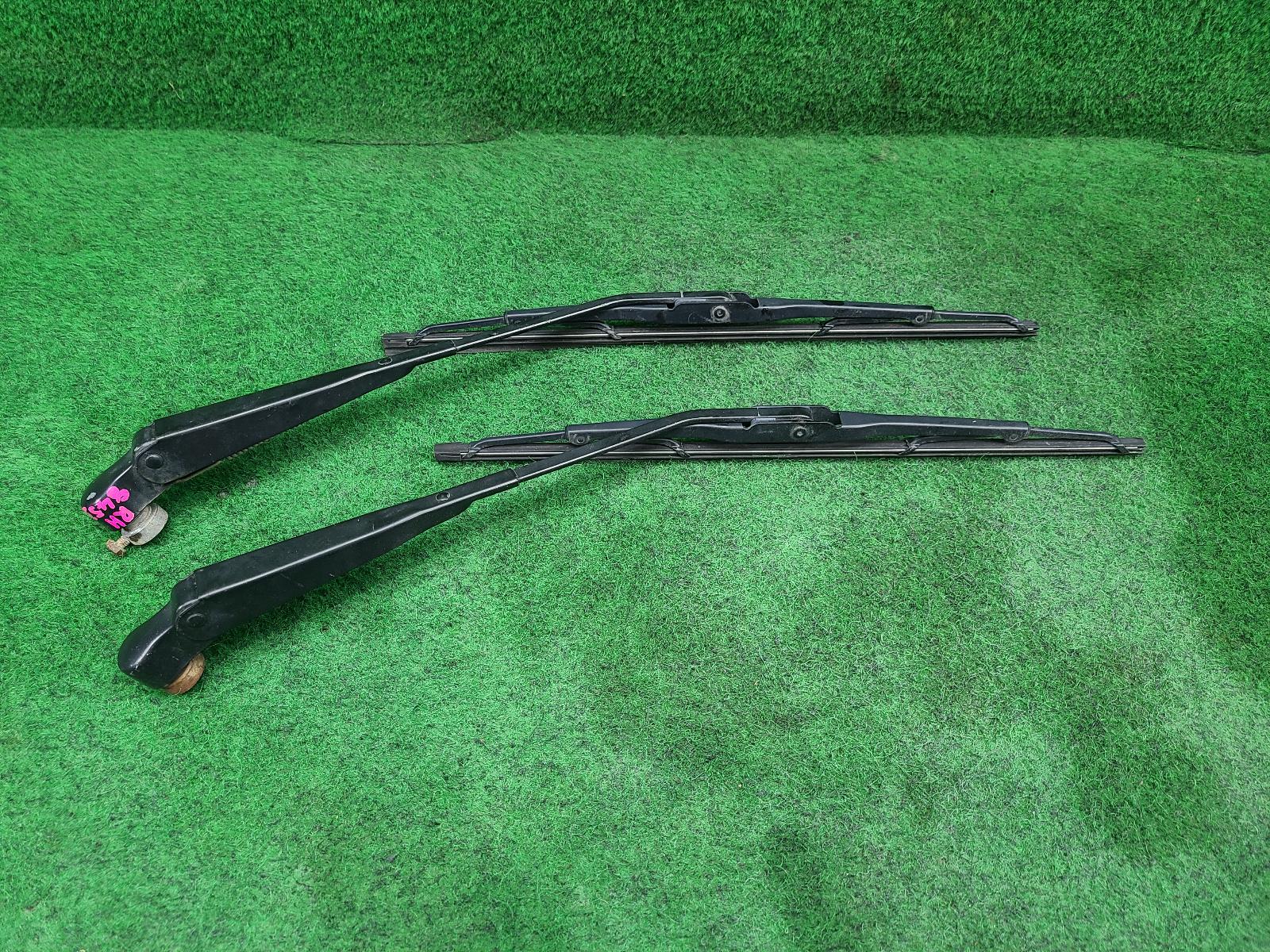 View Auto part Wiper Arm Land Rover One Ten 1988