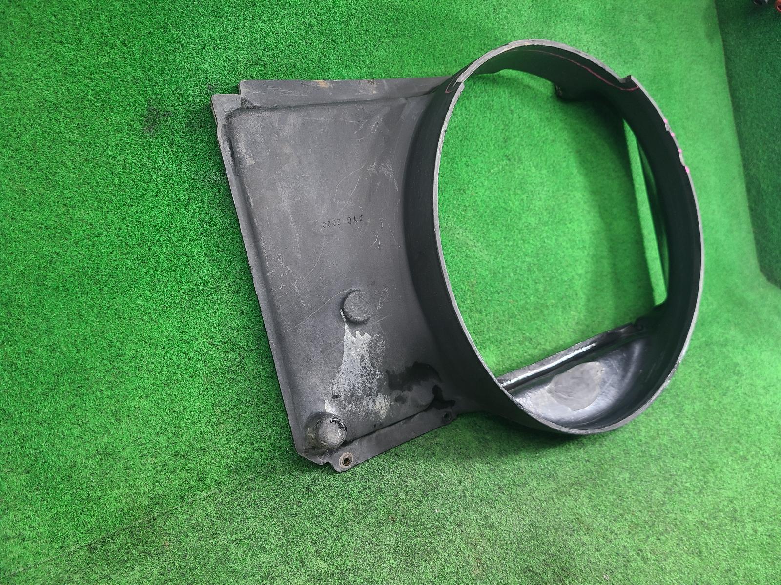 1988 Land Rover One Ten Fan Shroud View Auto part Fan Shroud Land Rover One Ten 1988