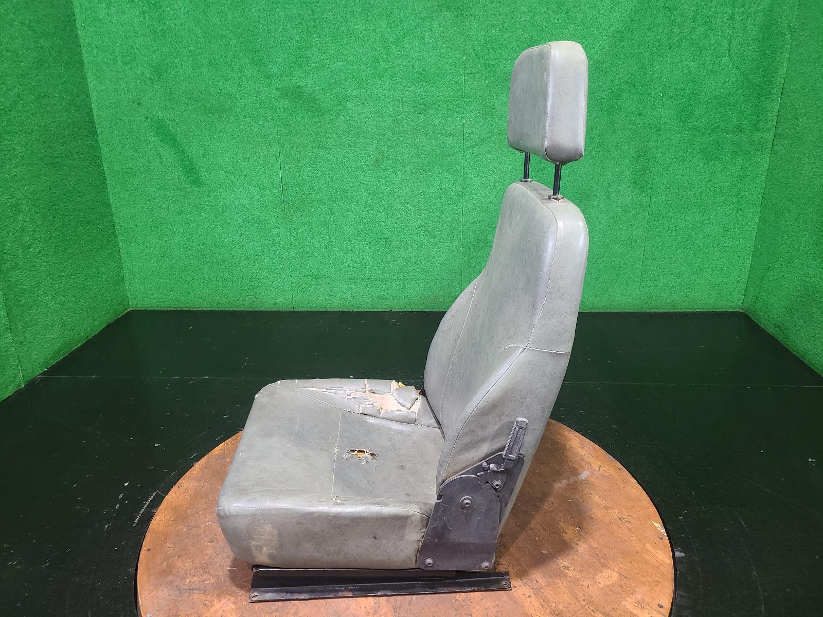 View Auto part Front Seat Land Rover One Ten 1988