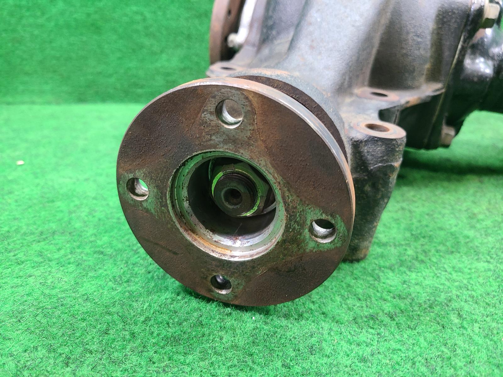 View Auto part Differential Centre Nissan Navara 2002