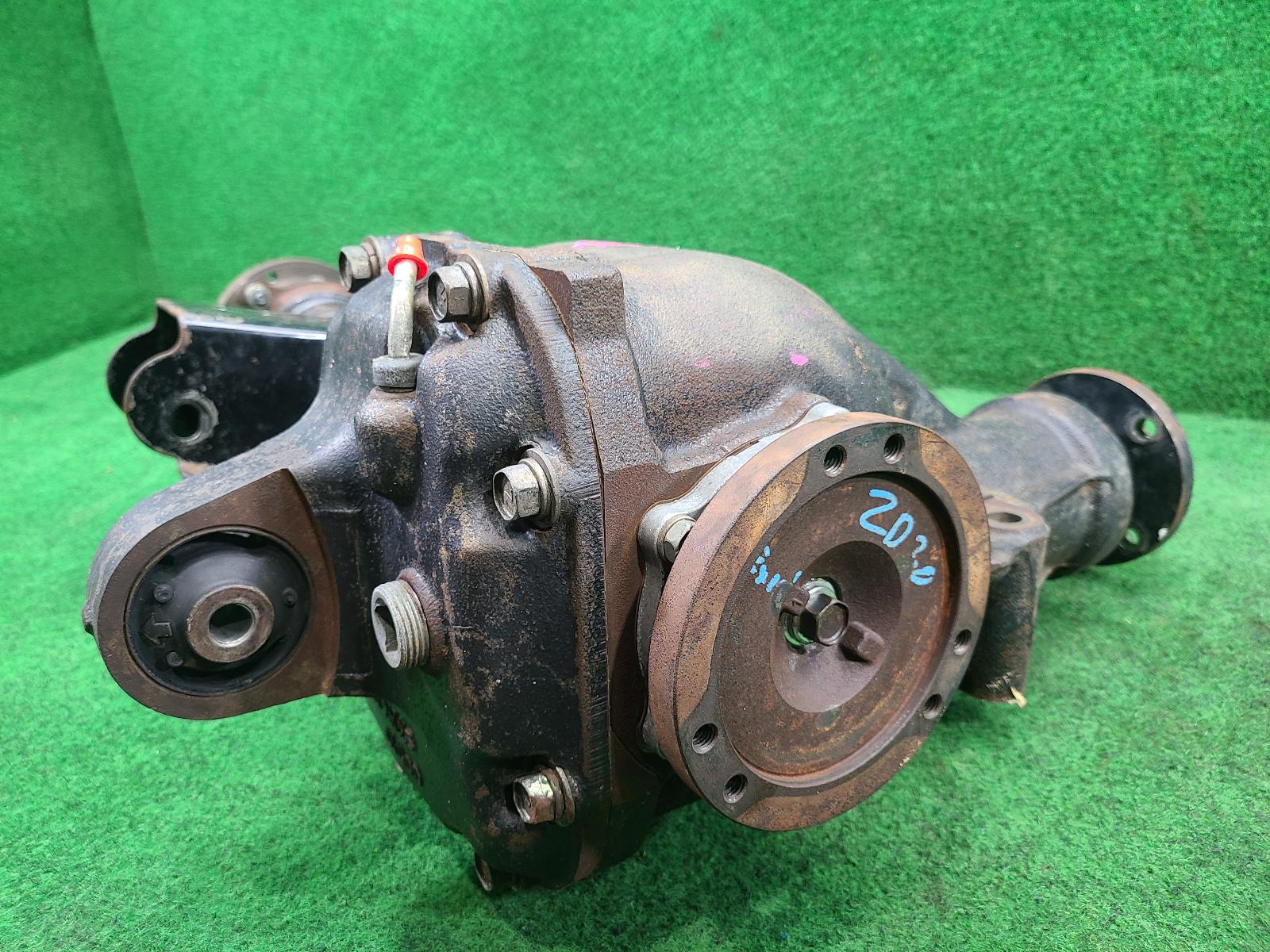 View Auto part Differential Centre Nissan Navara 2002