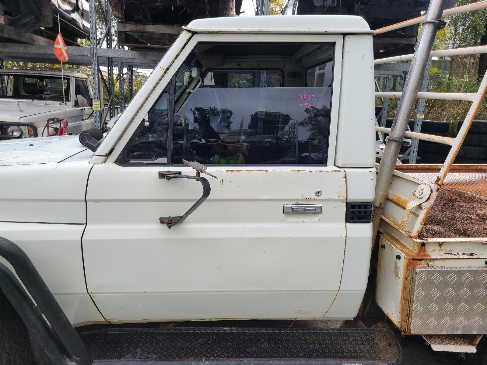1990 Toyota Landcruiser Left Front Door View Auto part Left Front Door Toyota Landcruiser 1990