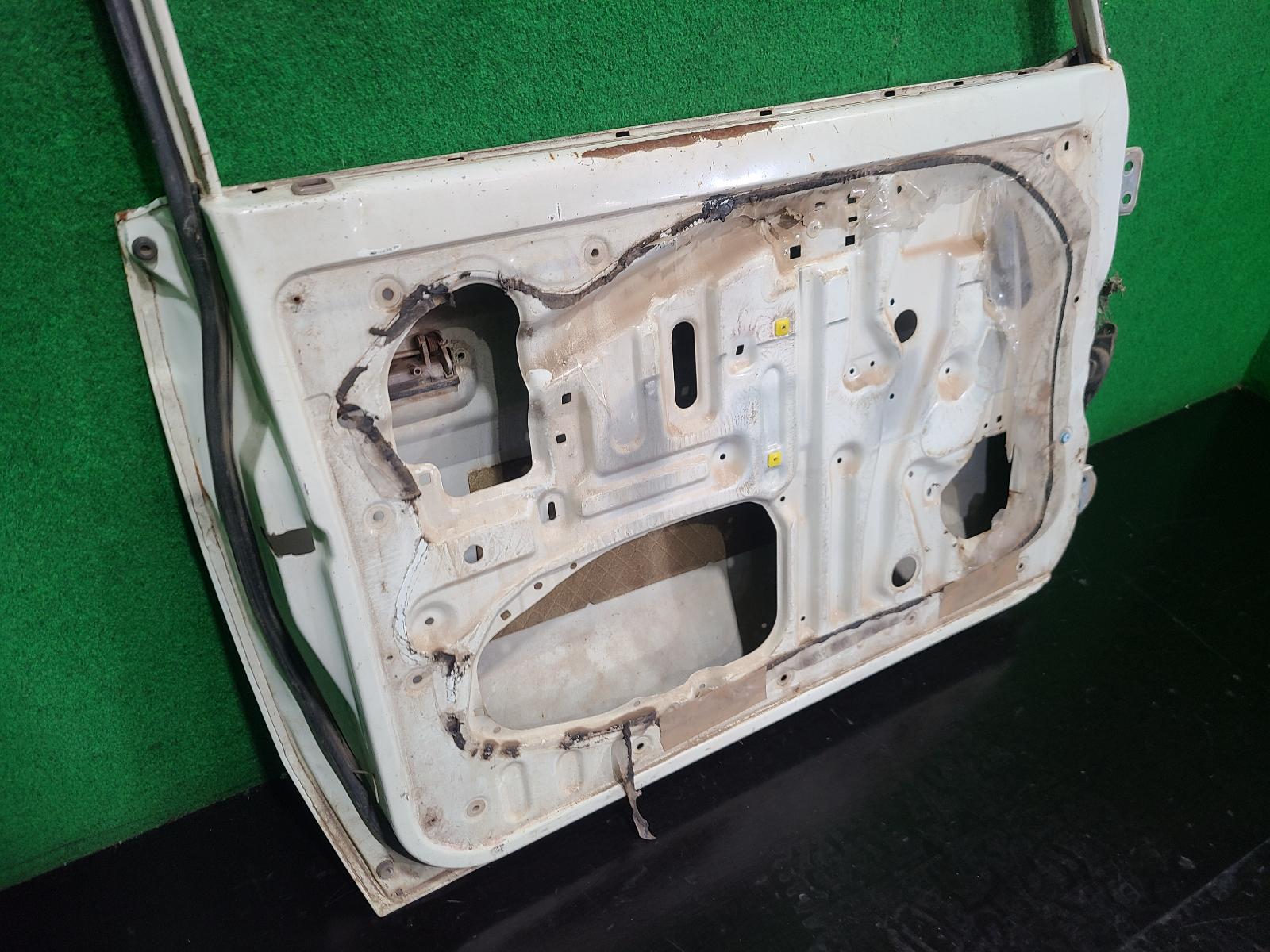 1990 Toyota Landcruiser Left Front Door View Auto part Left Front Door Toyota Landcruiser 1990