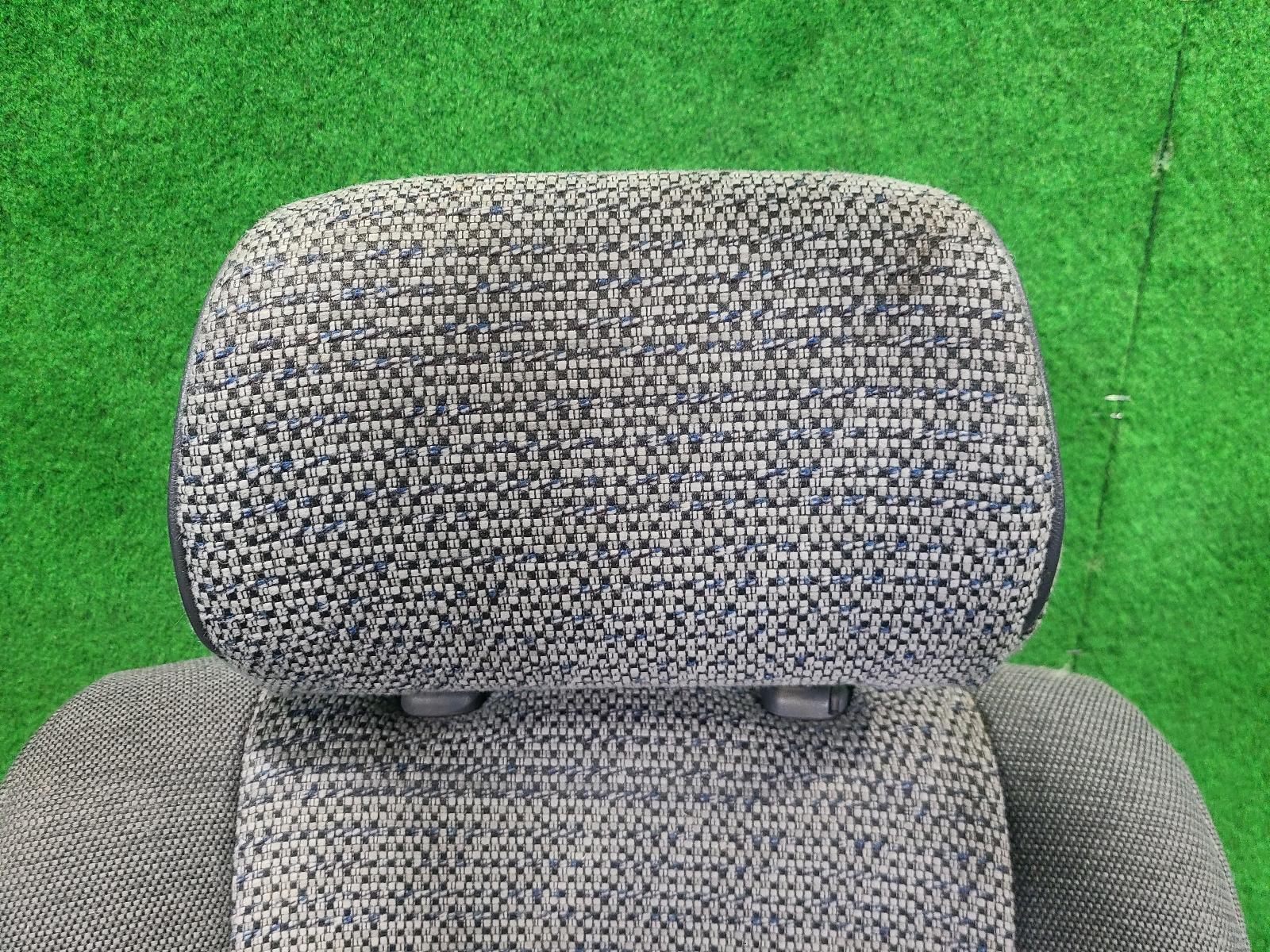 View Auto part Front Seat Toyota Landcruiser 1995