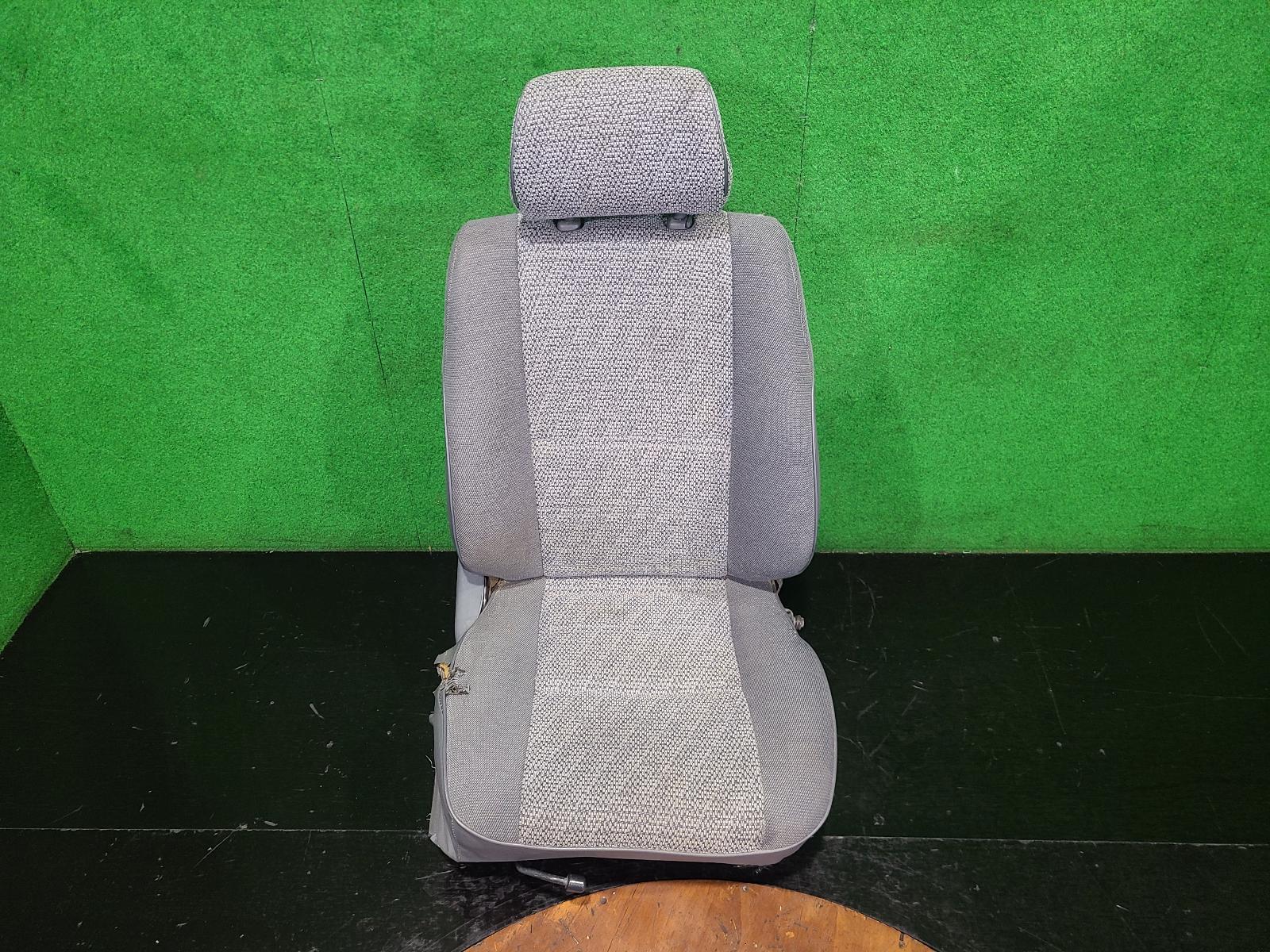View Auto part Front Seat Toyota Landcruiser 1995