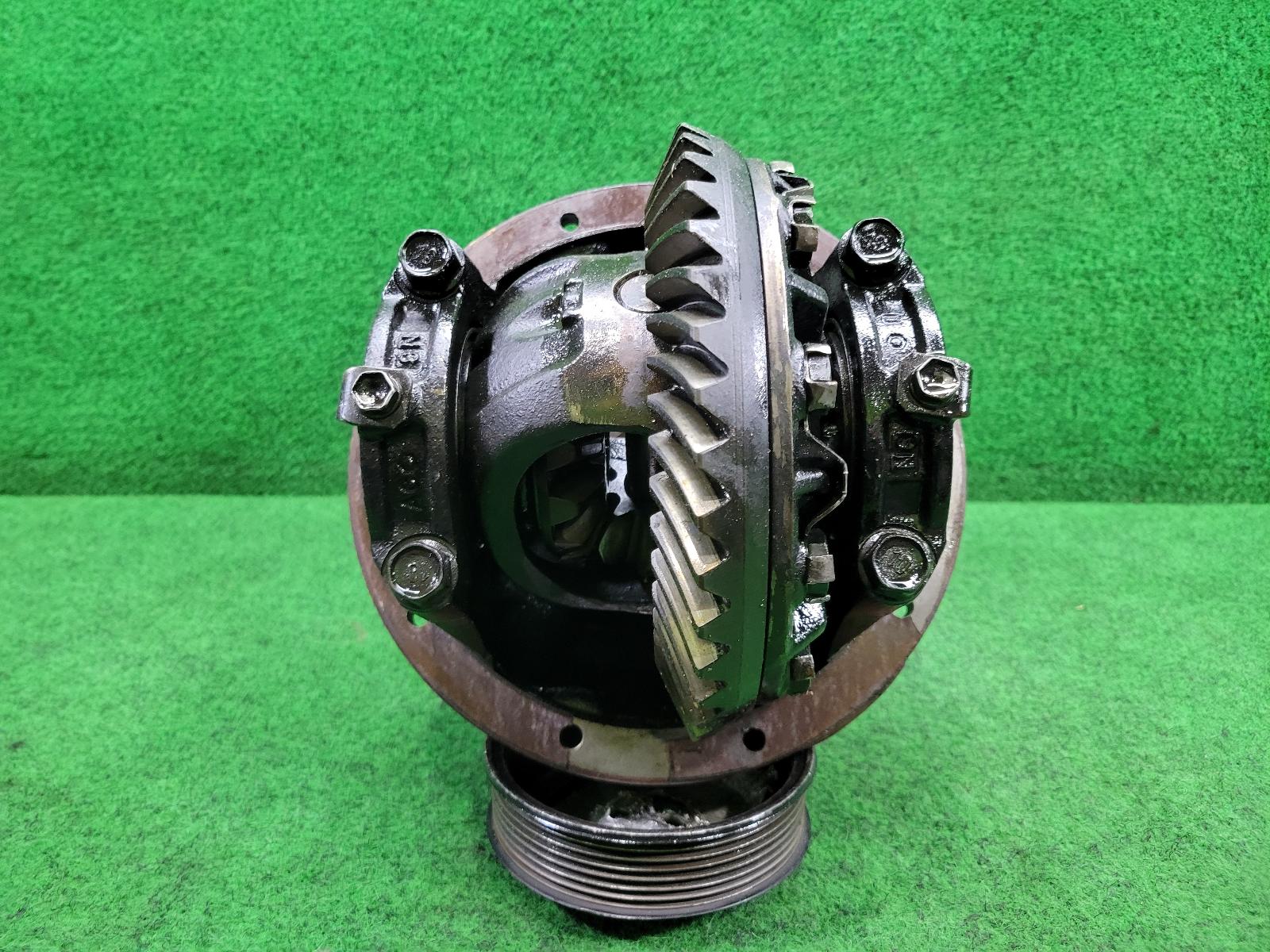 View Auto part Differential Centre Toyota Hilux 2012