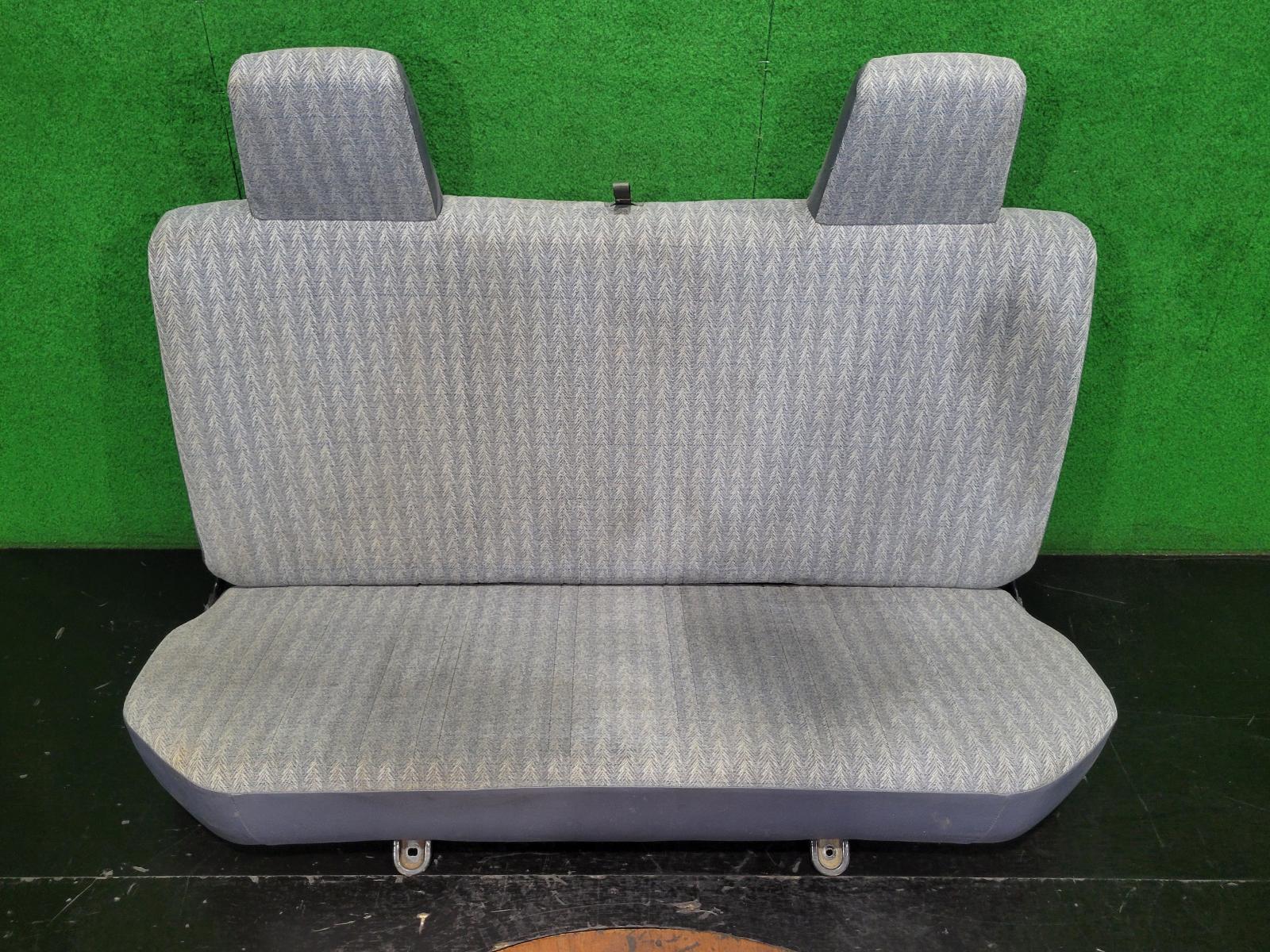 View Auto part 2nd Seat (Rear Seat) Toyota Hilux 2004