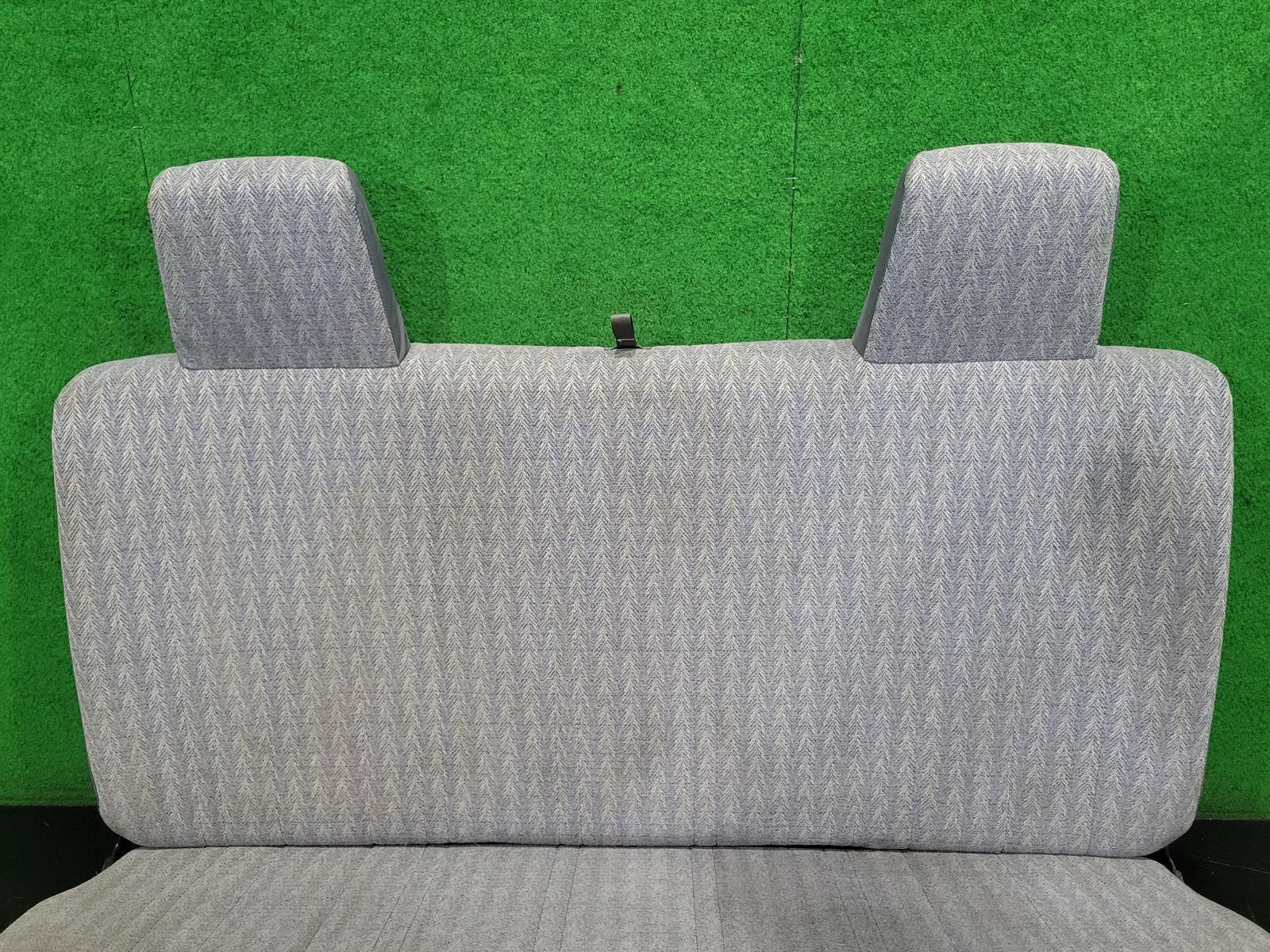 View Auto part 2nd Seat (Rear Seat) Toyota Hilux 2004