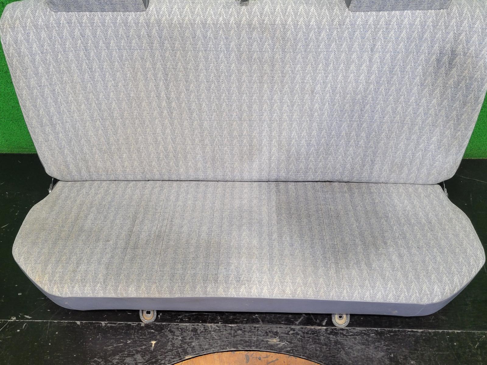 View Auto part 2nd Seat (Rear Seat) Toyota Hilux 2004