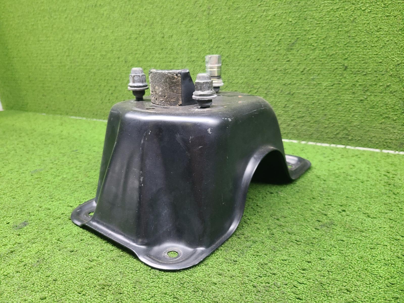 1998 Toyota Prado Spare Wheel Carrier View Auto part Spare Wheel Carrier Toyota Prado 1998