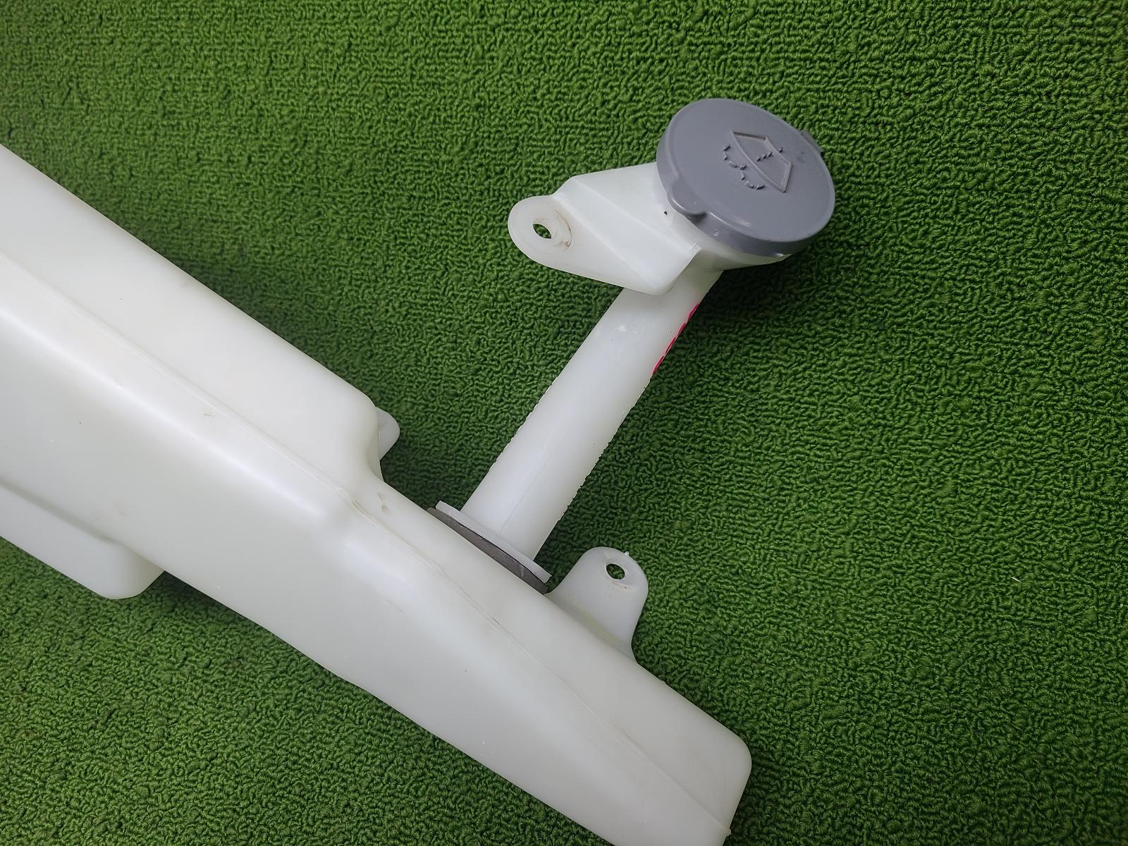 2020 Nissan Navara Washer Bottle View Auto part Washer Bottle Nissan Navara 2020