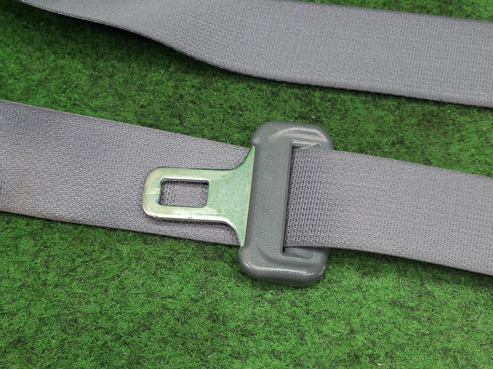 View Auto part Seatbelt/Stalk Toyota Hilux 2004