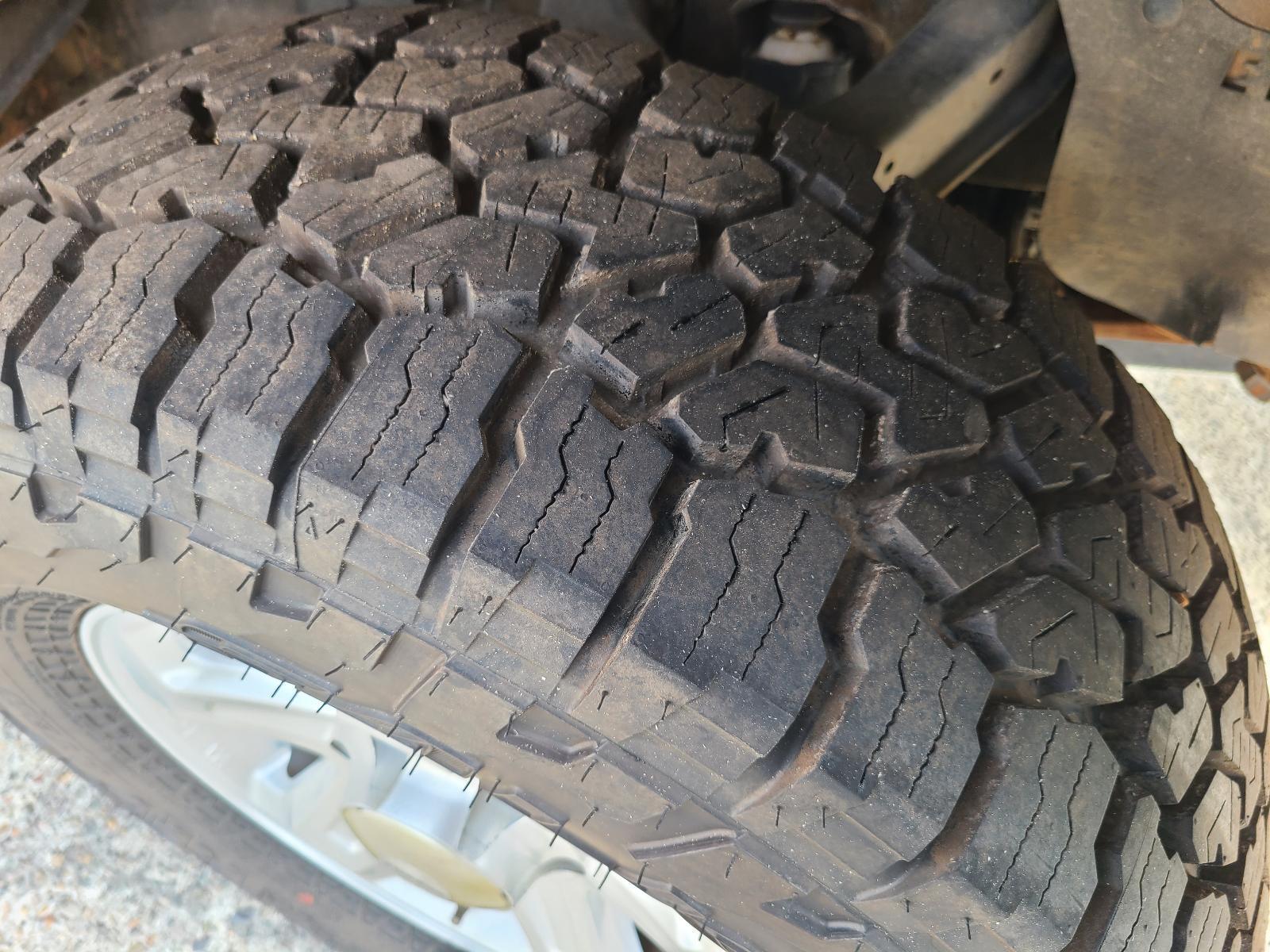 View Auto part Wheel Mag Toyota Hilux 2004