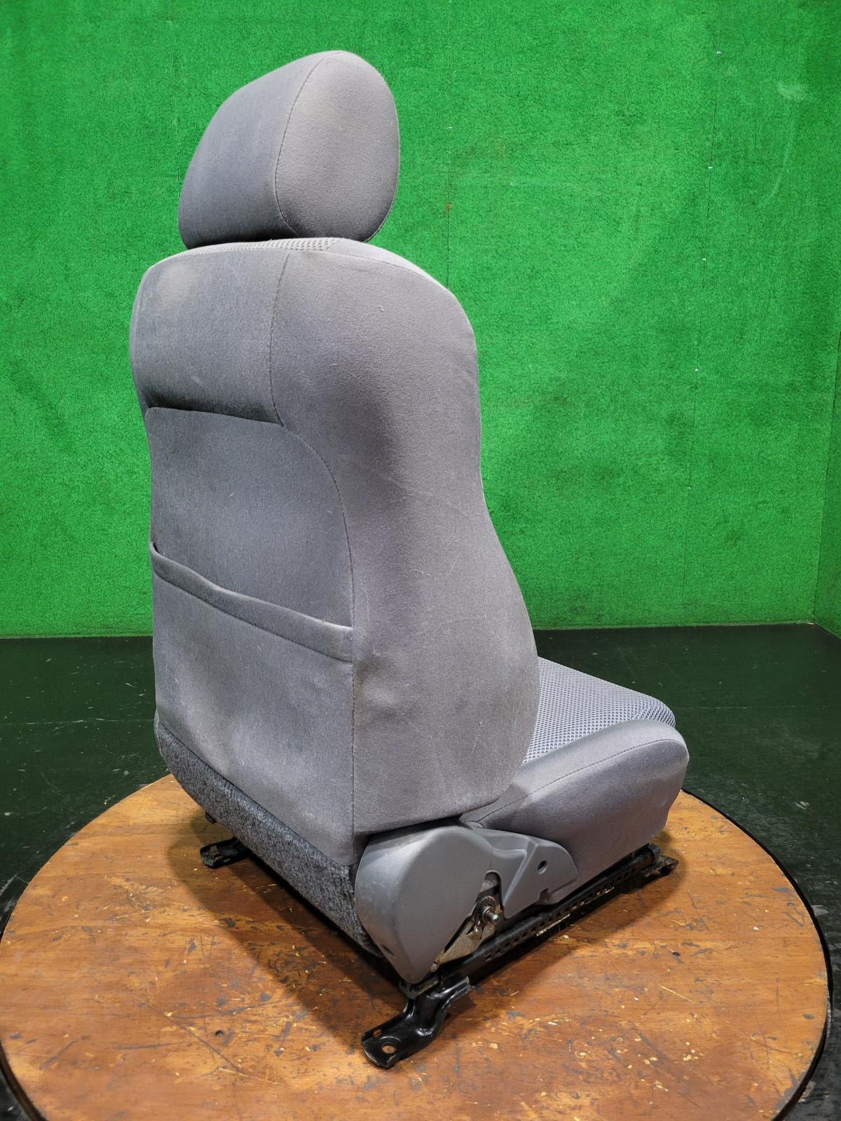 View Auto part Front Seat Toyota Hilux 2012
