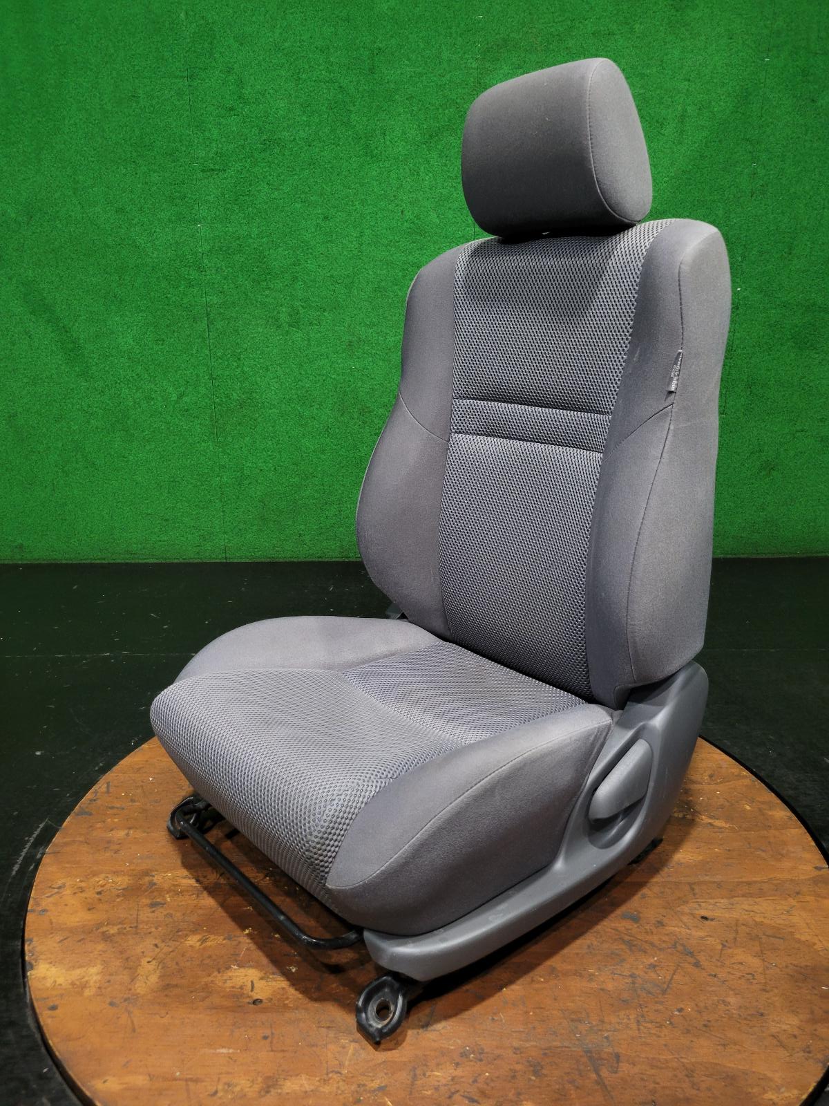 View Auto part Front Seat Toyota Hilux 2012