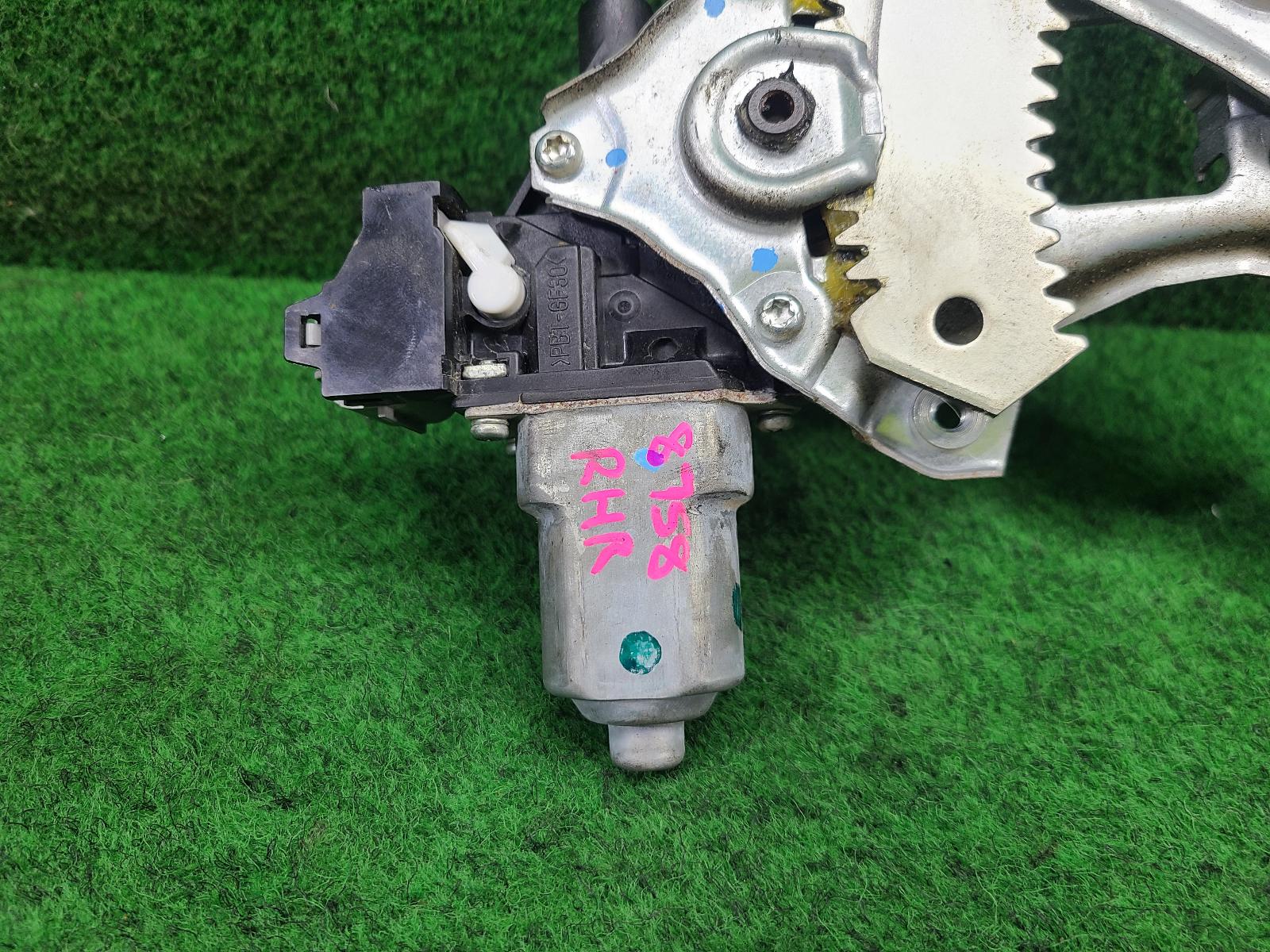 View Auto part Right Rear Wnd Reg/Motor Nissan Navara 2018