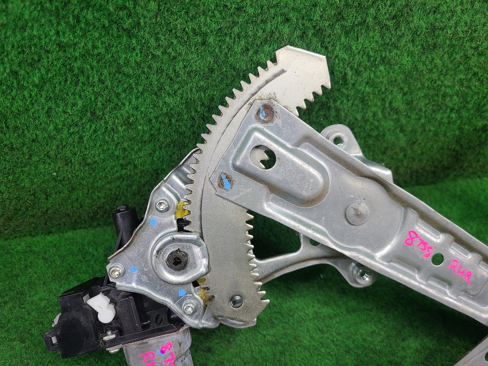 View Auto part Right Rear Wnd Reg/Motor Nissan Navara 2018