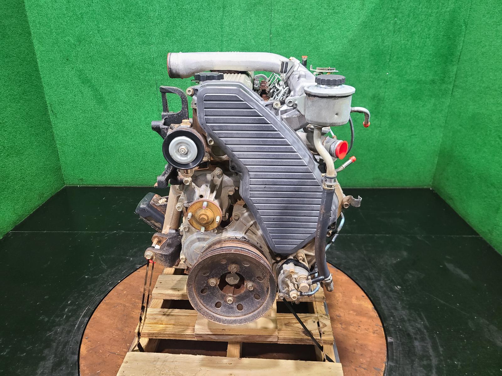 View Auto part Engine Toyota Landcruiser 2001