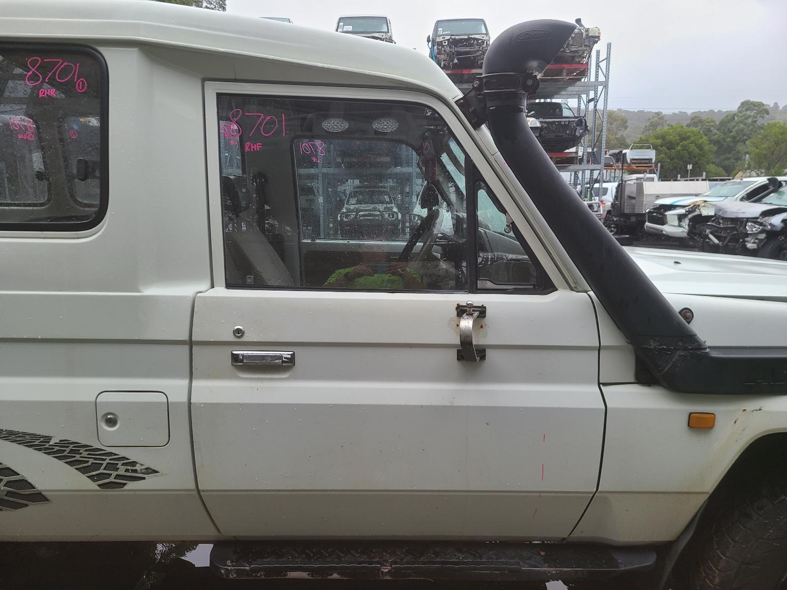1995 Toyota Landcruiser Right Front Door View Auto part Right Front Door Toyota Landcruiser 1995