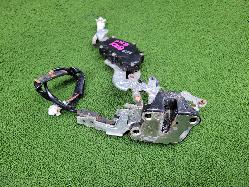 View Auto part Door/Boot/Gate Lock Toyota Landcruiser 1995