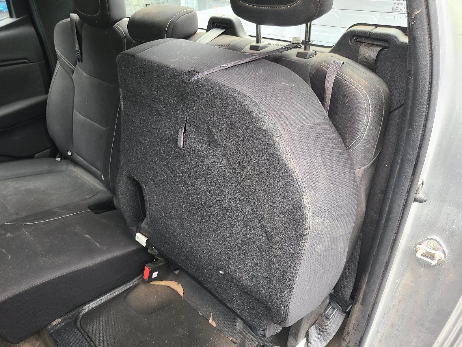 View Auto part 2nd Seat (Rear Seat) Isuzu Dmax 2023