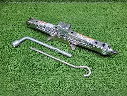 View Auto part Jack/Tool Kit Suzuki Vitara 2012